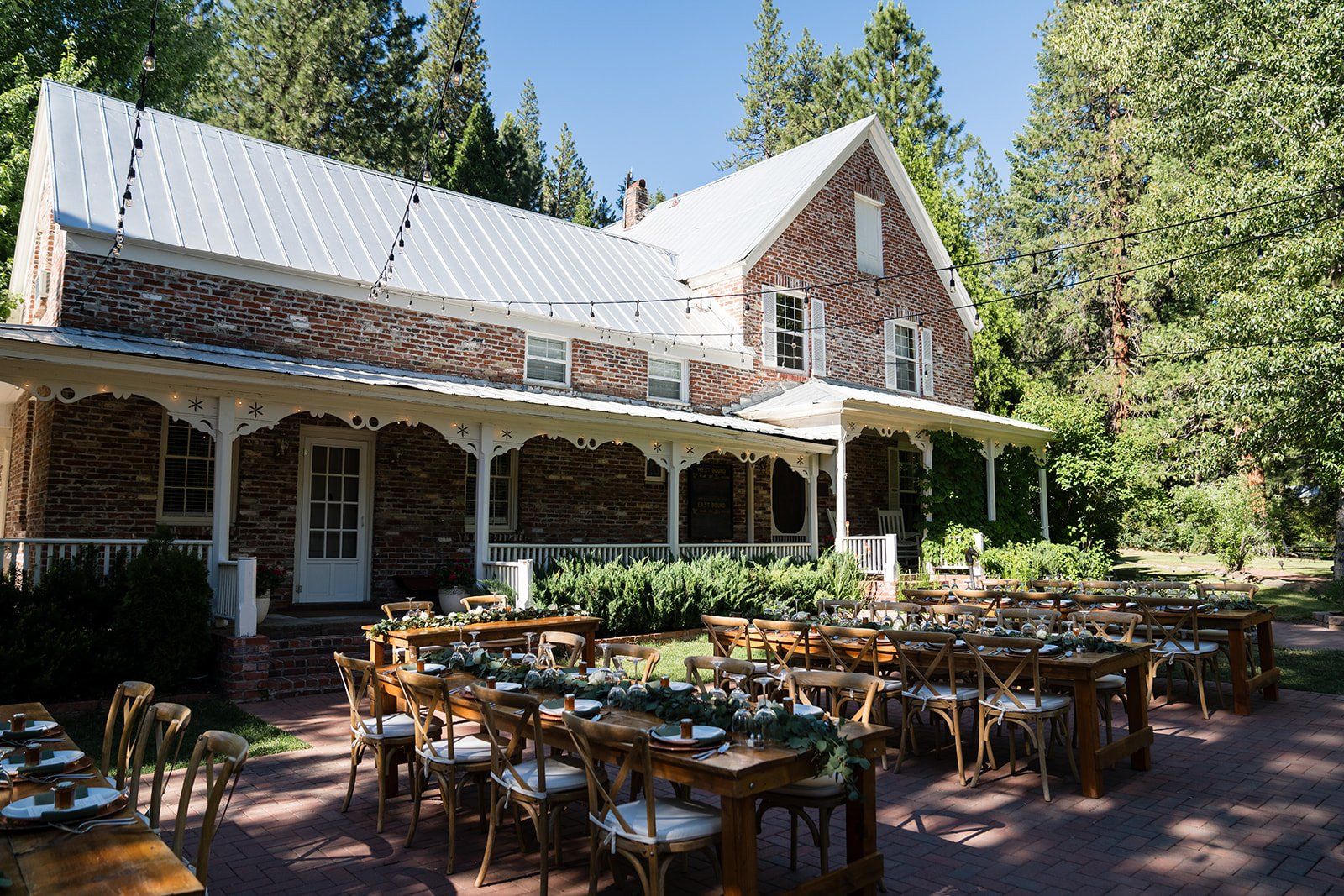 mountain wedding at twenty mile house, Dinner and Dancing on the Estate