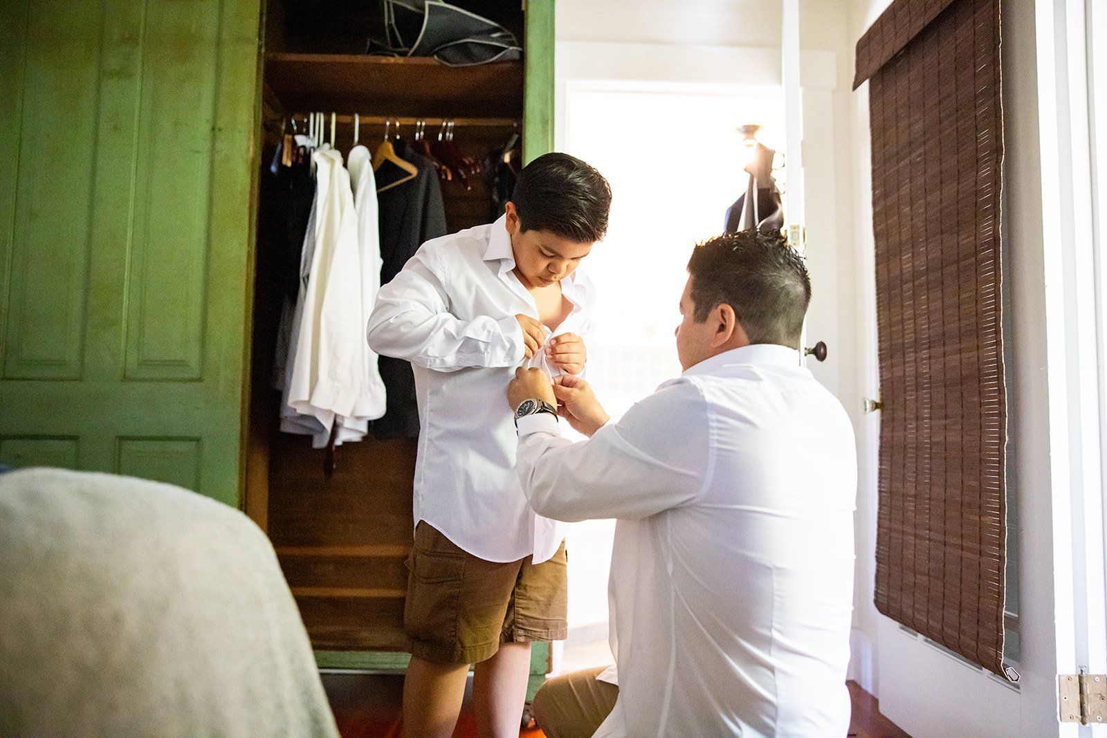 redwoods barn wedding at sand rock farm, Getting Ready at the Farmhouse