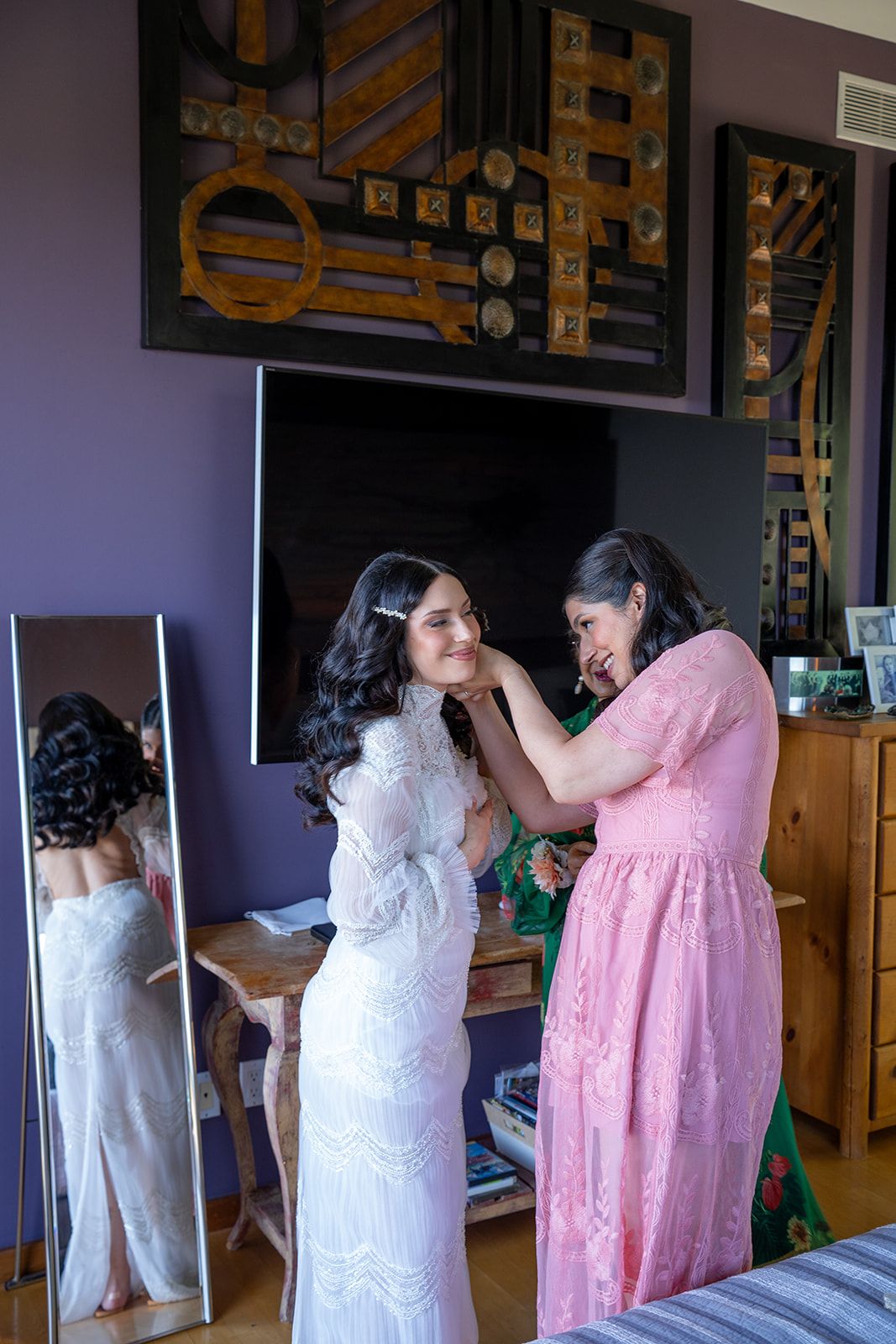 private estate micro wedding, malibu, Getting Ready at the Malibu Estate
