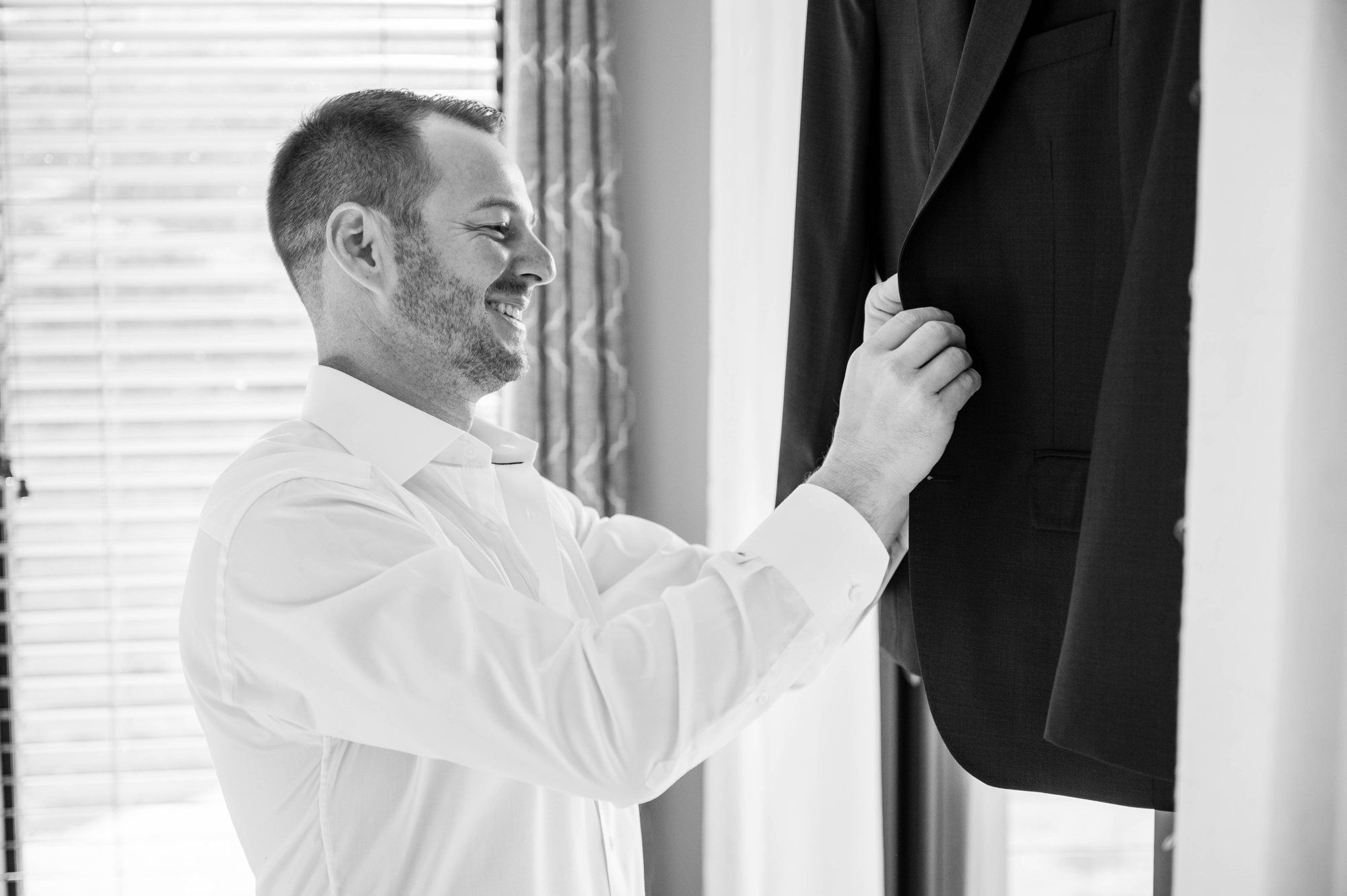 oceanfront resort micro wedding at Heritage House, Getting Ready at Heritage House Resort