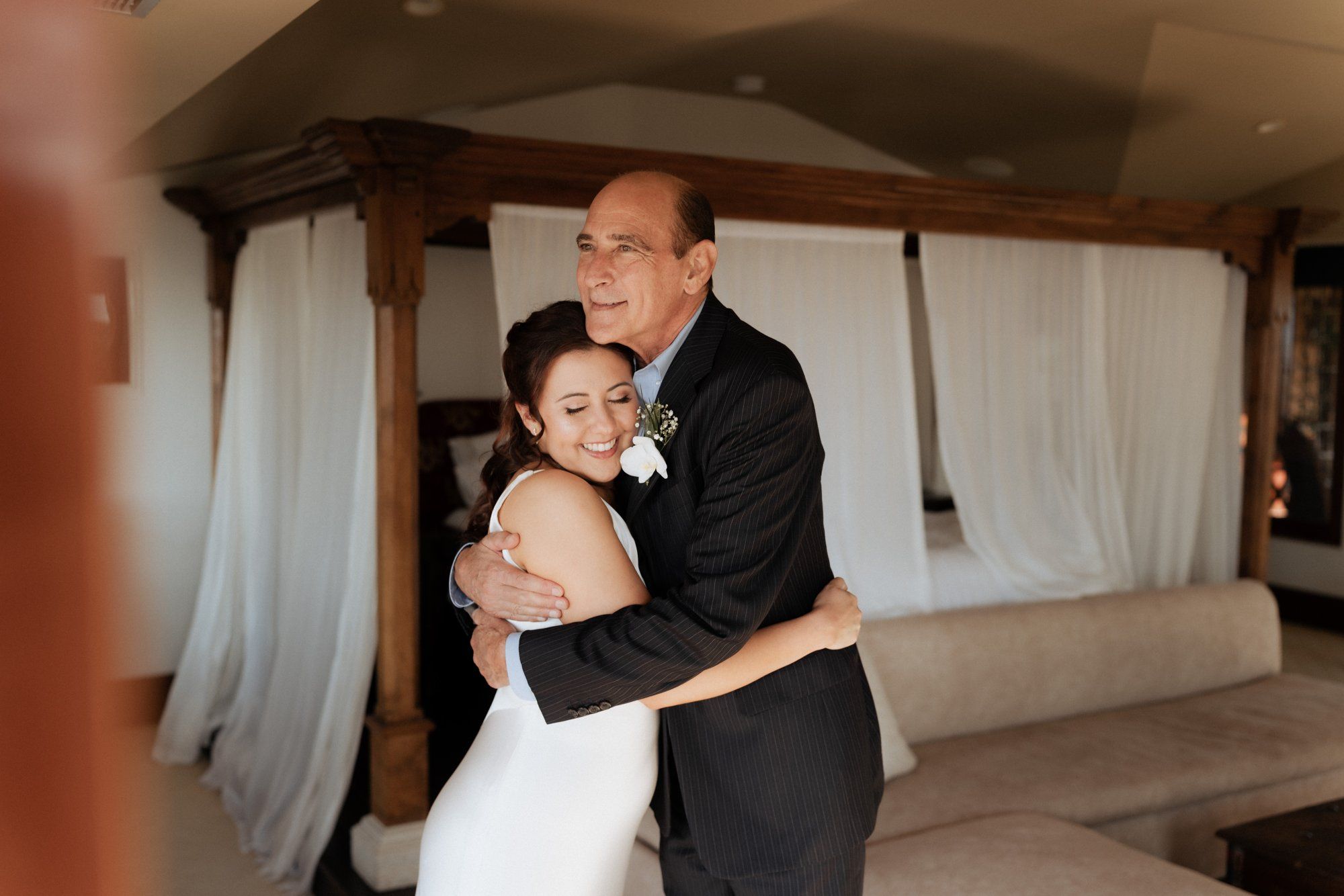 private cliffside residence wedding socal live painter, Portraits Above the Cove: This Coastal Private-Residence Wedding on Film