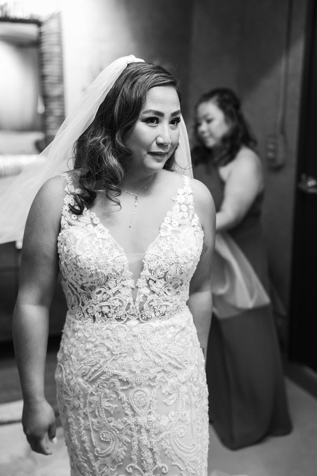 glen ellen wine-country wedding with an oyster bar, Getting Ready Apart for the Glen Ellen Fall Wedding