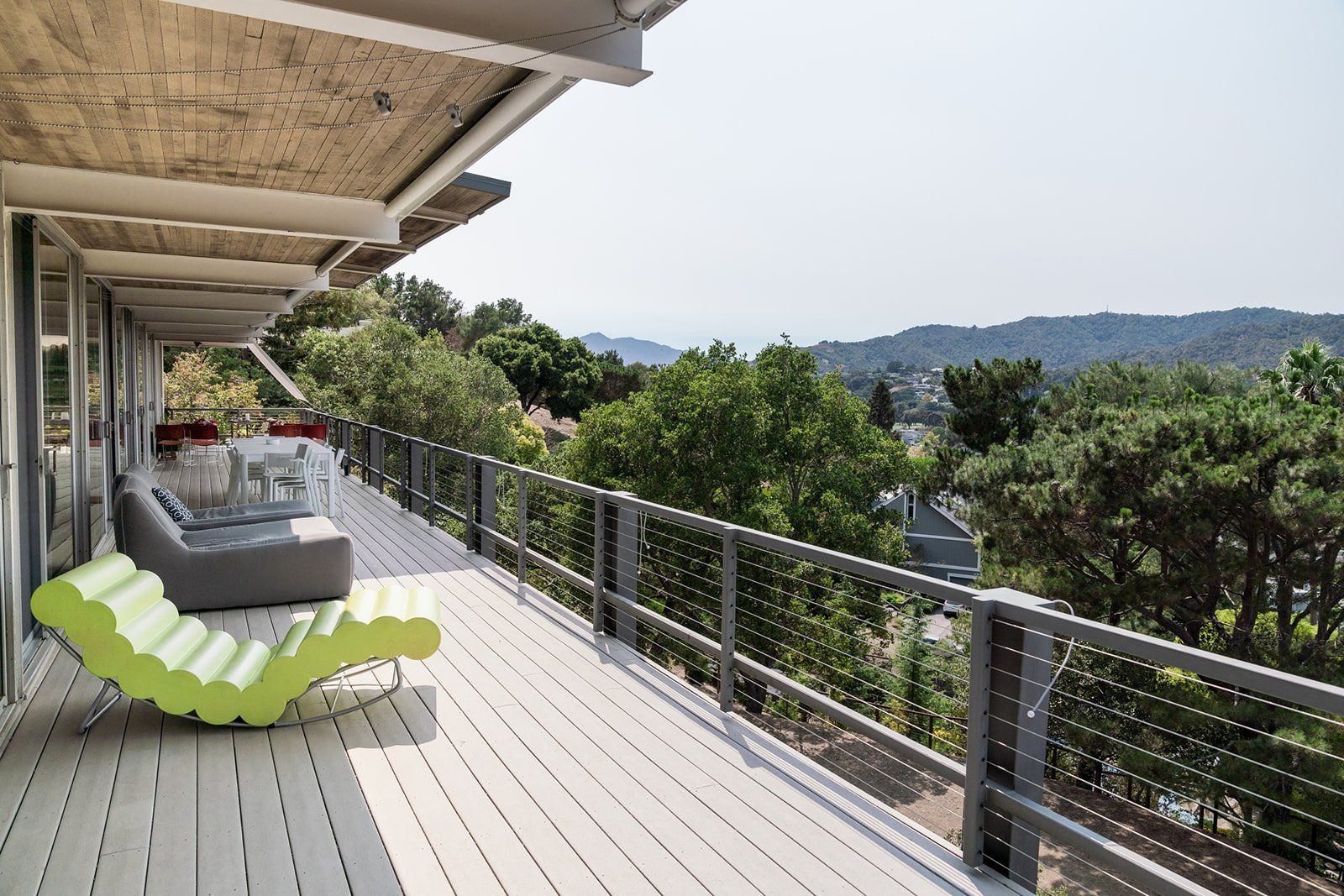 midcentury modern micro wedding at case study house 26, Dinner and Dancing at the Architectural Landmark Wedding