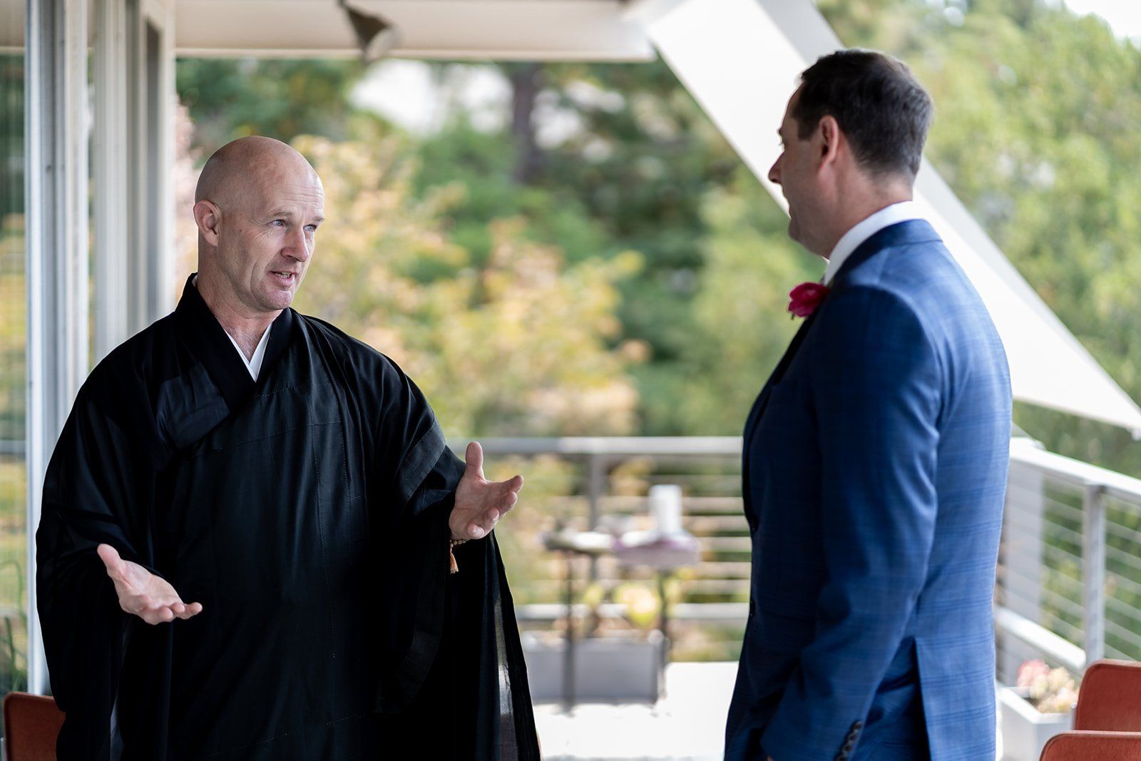 midcentury modern micro wedding at case study house 26, A Midcentury Modern Ceremony on the Balcony