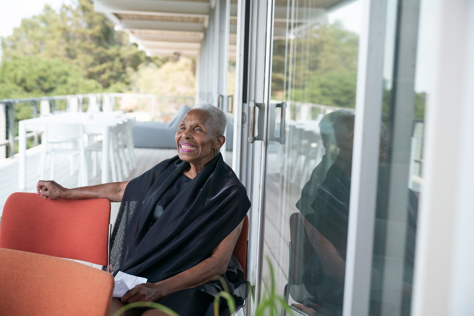 midcentury modern micro wedding at case study house 26, Portraits Inside a Landmark