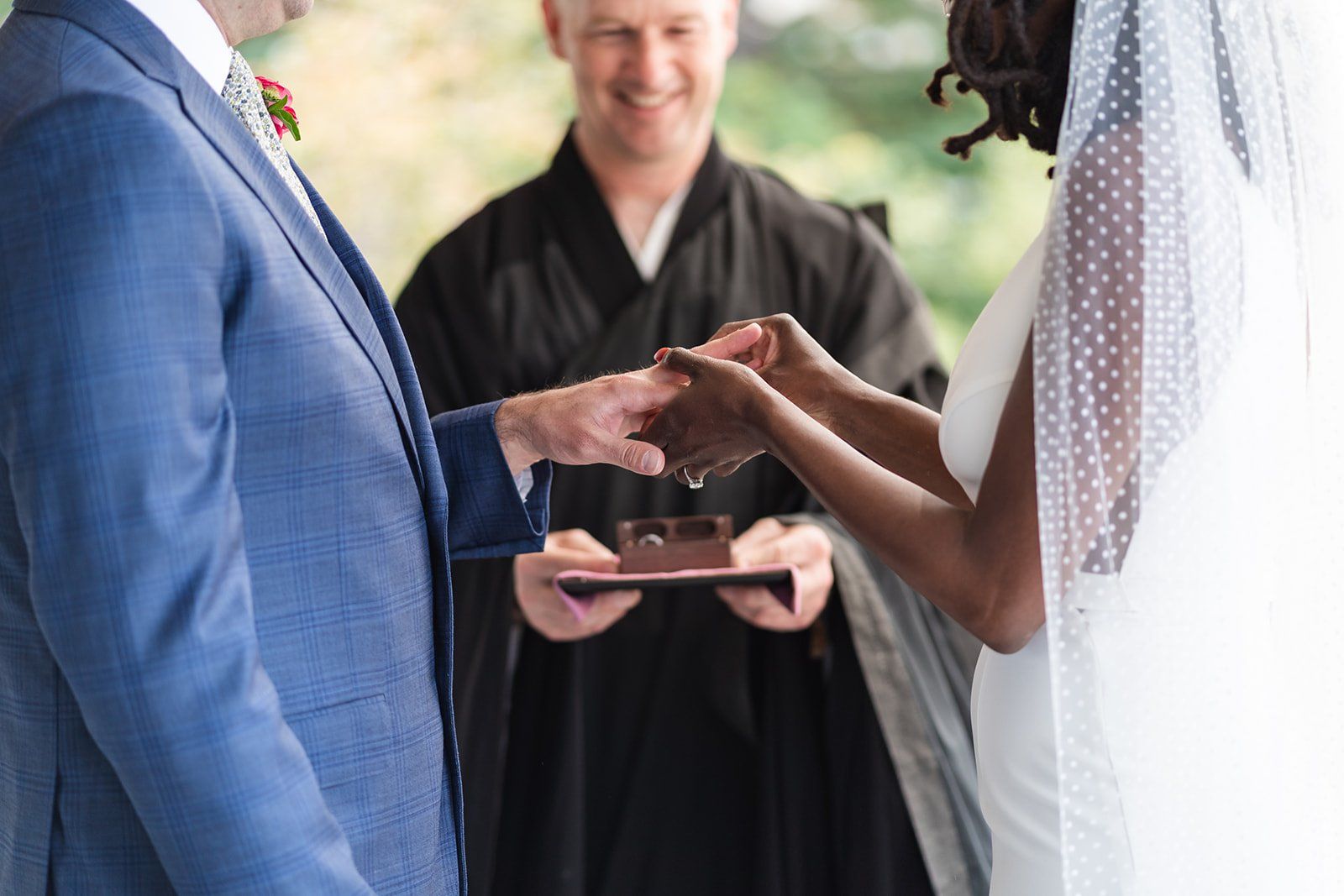 midcentury modern micro wedding at case study house #26, A Midcentury Modern Ceremony on the Balcony
