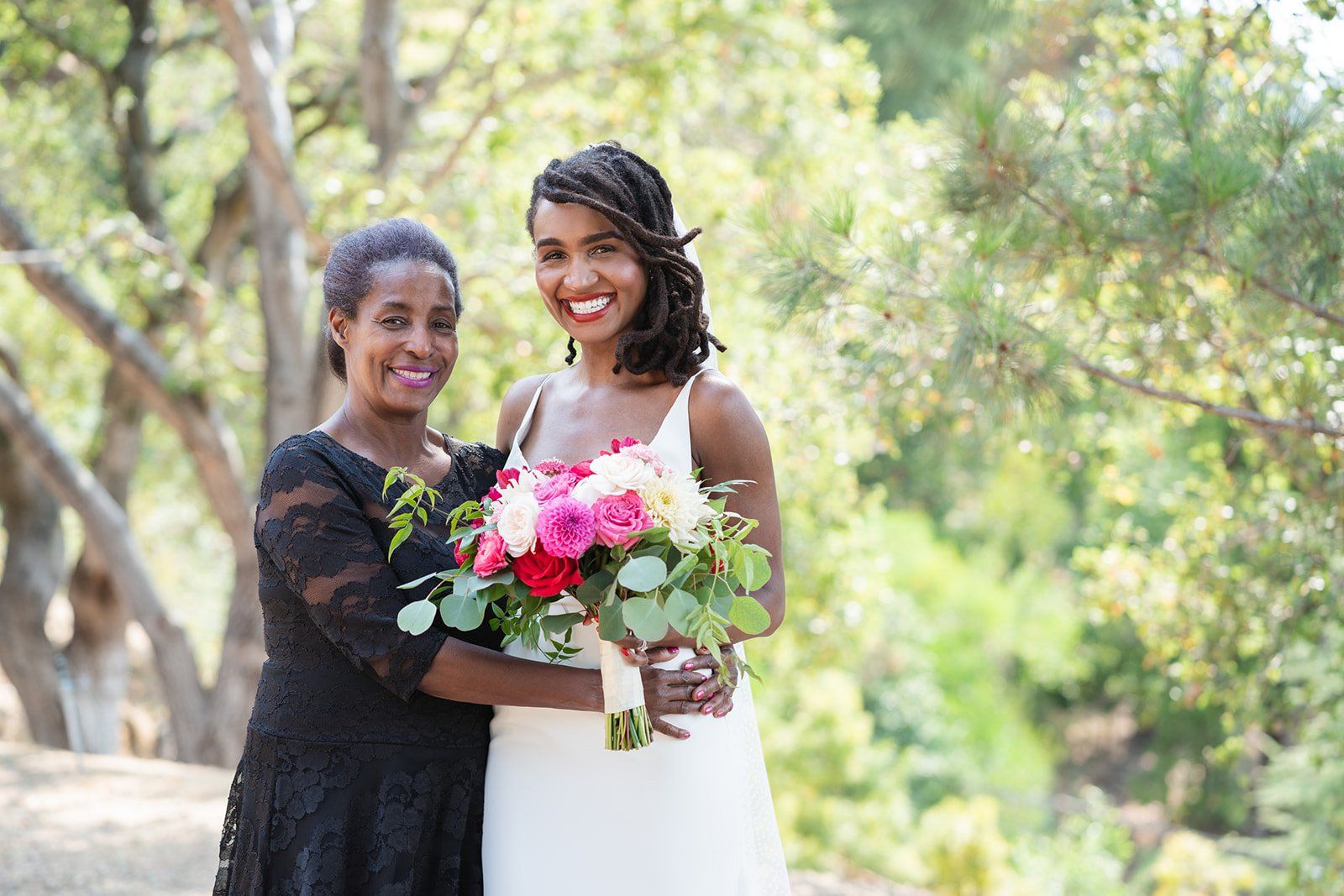midcentury modern micro wedding at case study house 26, Portraits Inside a Landmark