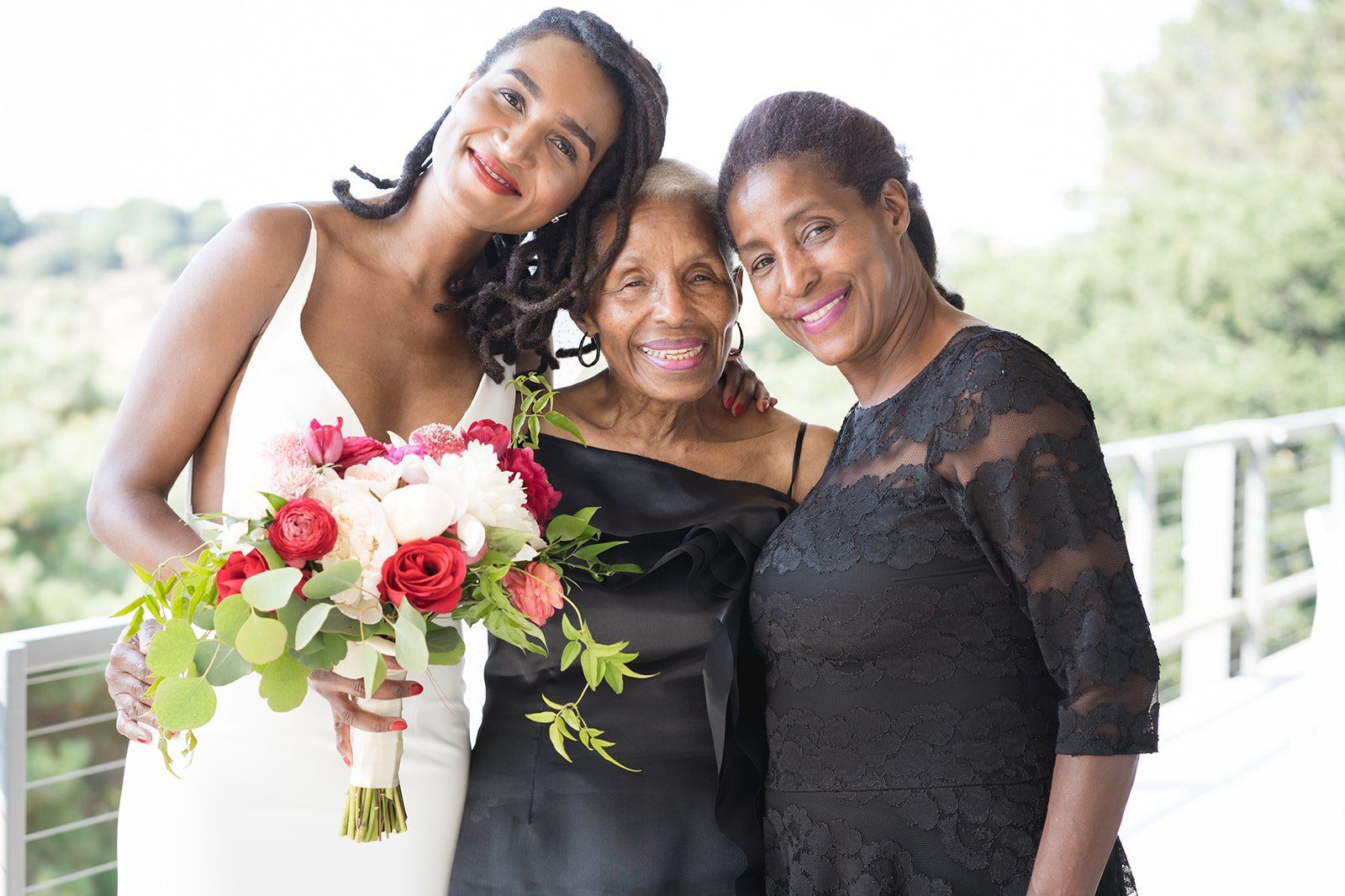 midcentury modern micro wedding at case study house 26, Portraits Inside a Landmark