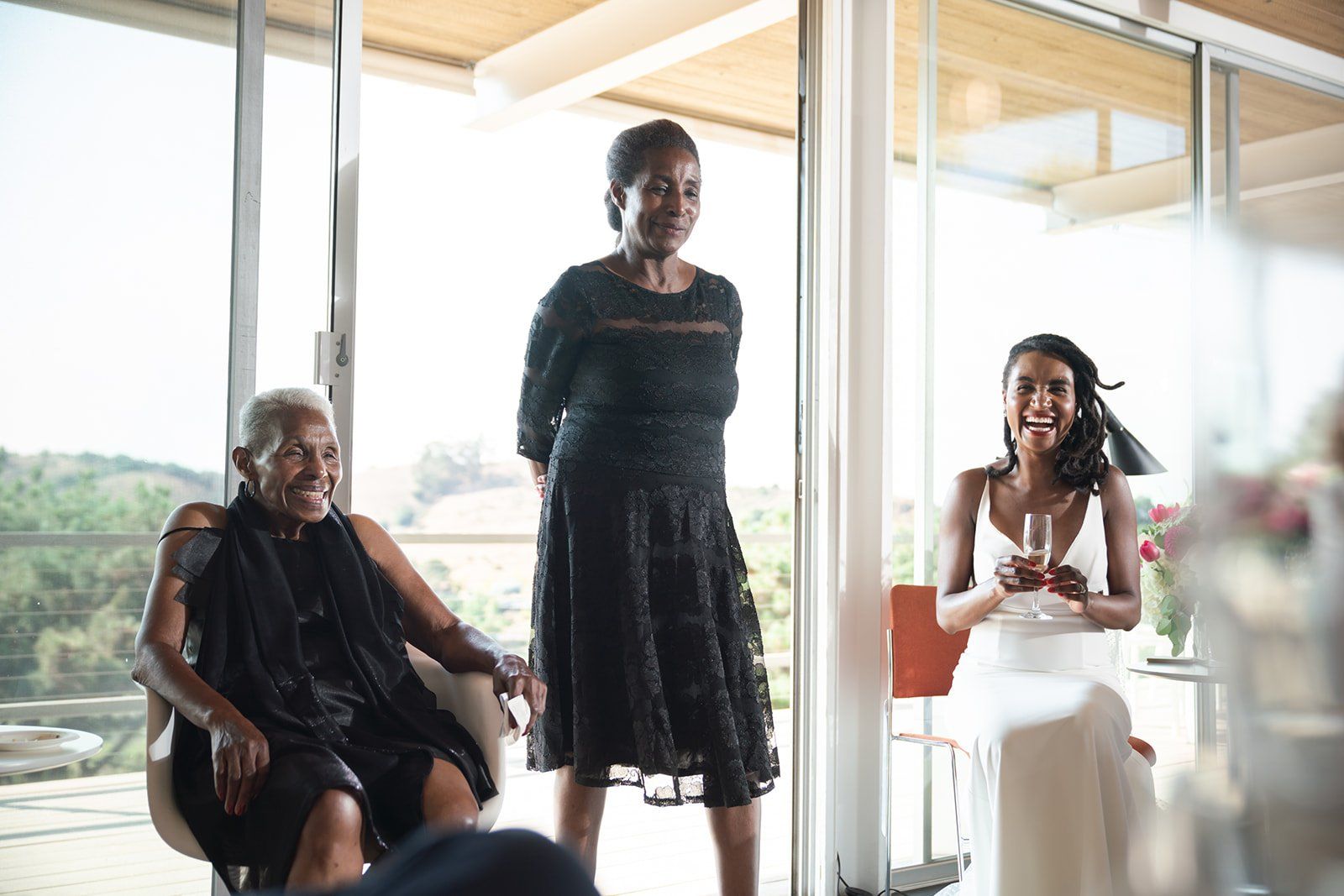 midcentury modern micro wedding at case study house 26, Portraits Inside a Landmark