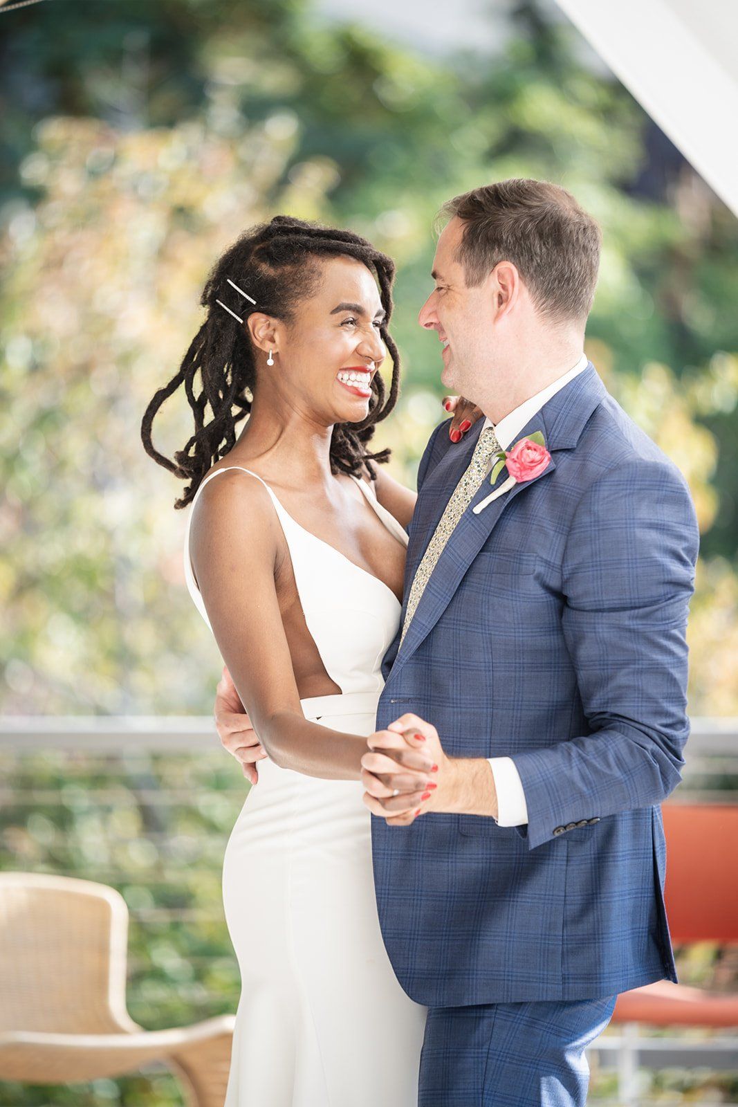 midcentury modern micro wedding at case study house #26, Portraits Inside the Case Study House #26 Landmark