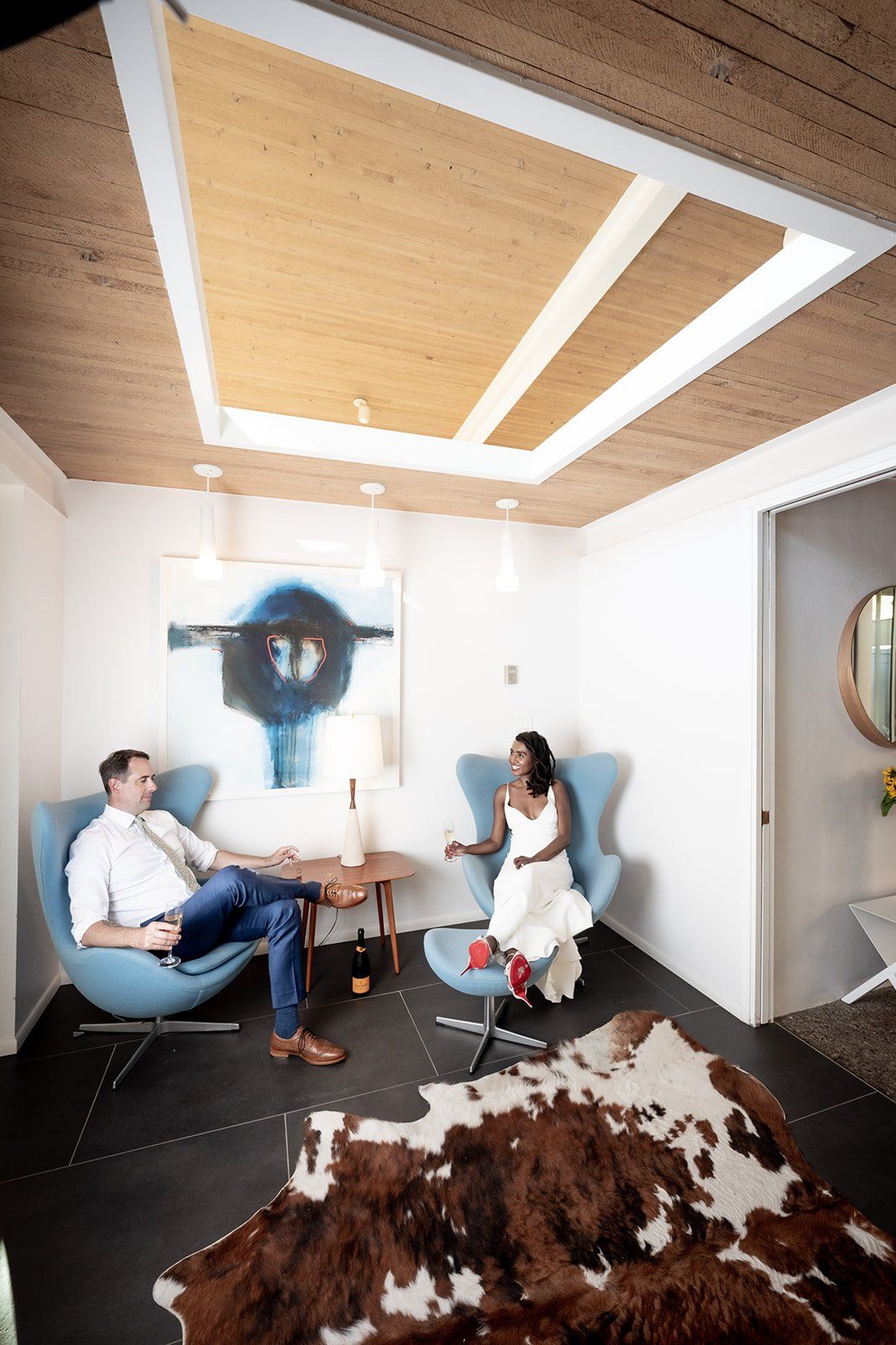 midcentury modern micro wedding at case study house 26, Portraits Inside a Landmark