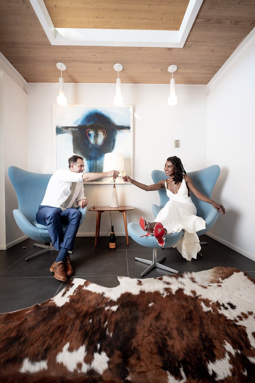 midcentury modern micro wedding at case study house 26, Portraits Inside a Landmark