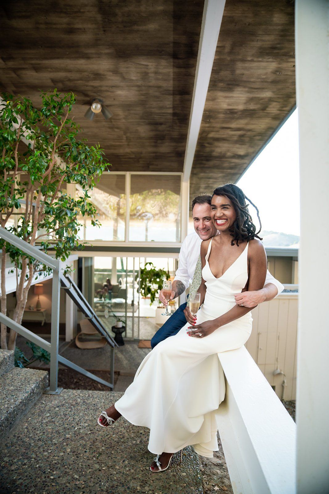 midcentury modern micro wedding at case study house 26, Portraits Inside a Landmark