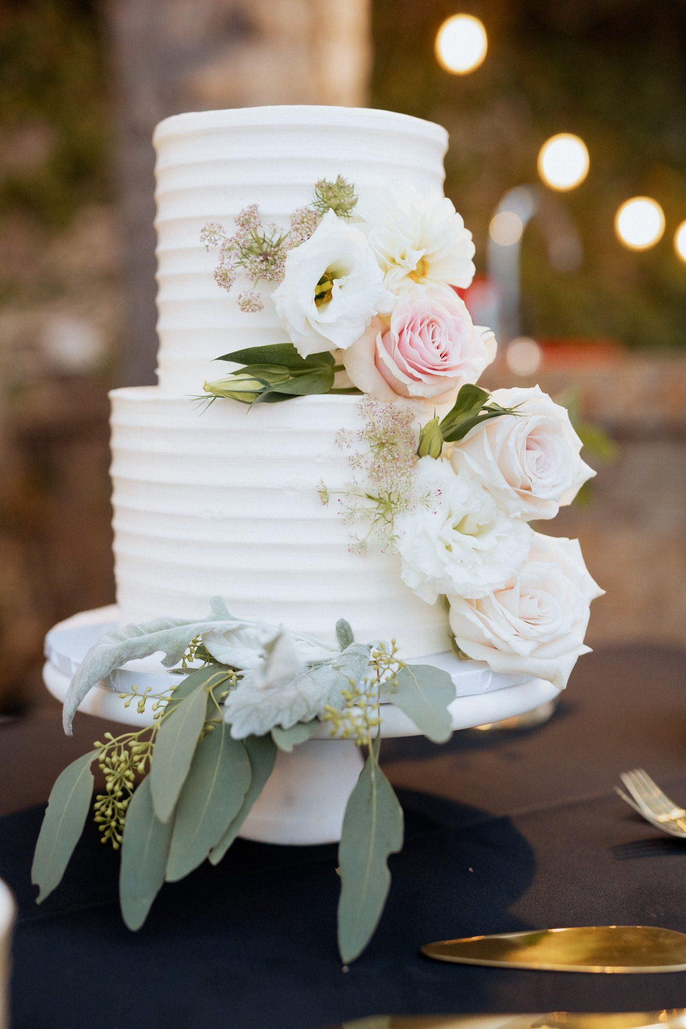 private cliffside residence wedding, malibu, Dinner, Dances, and the Cake by the Pool