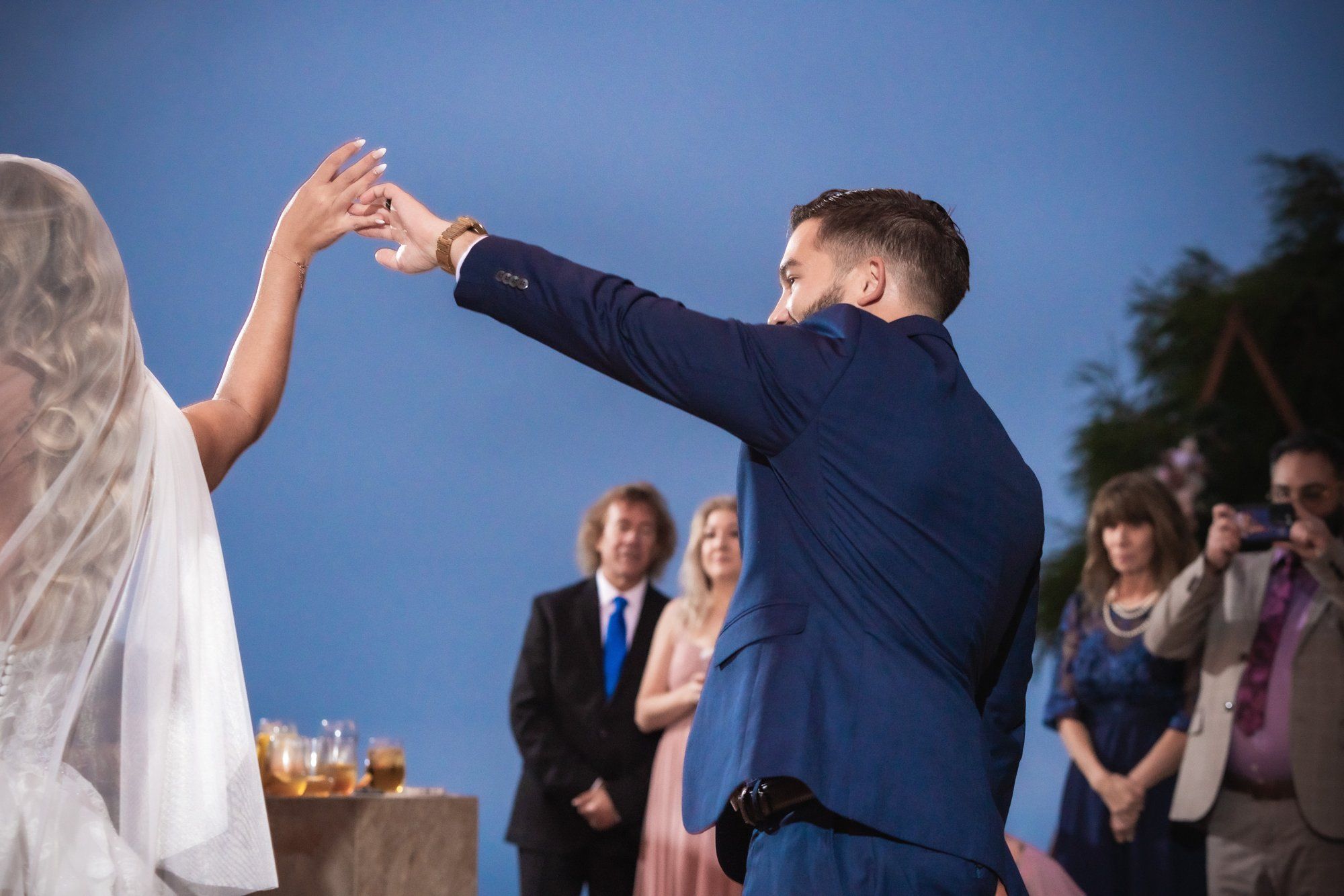 private cliffside residence wedding, malibu, Dinner, Dances, and the Cake by the Pool
