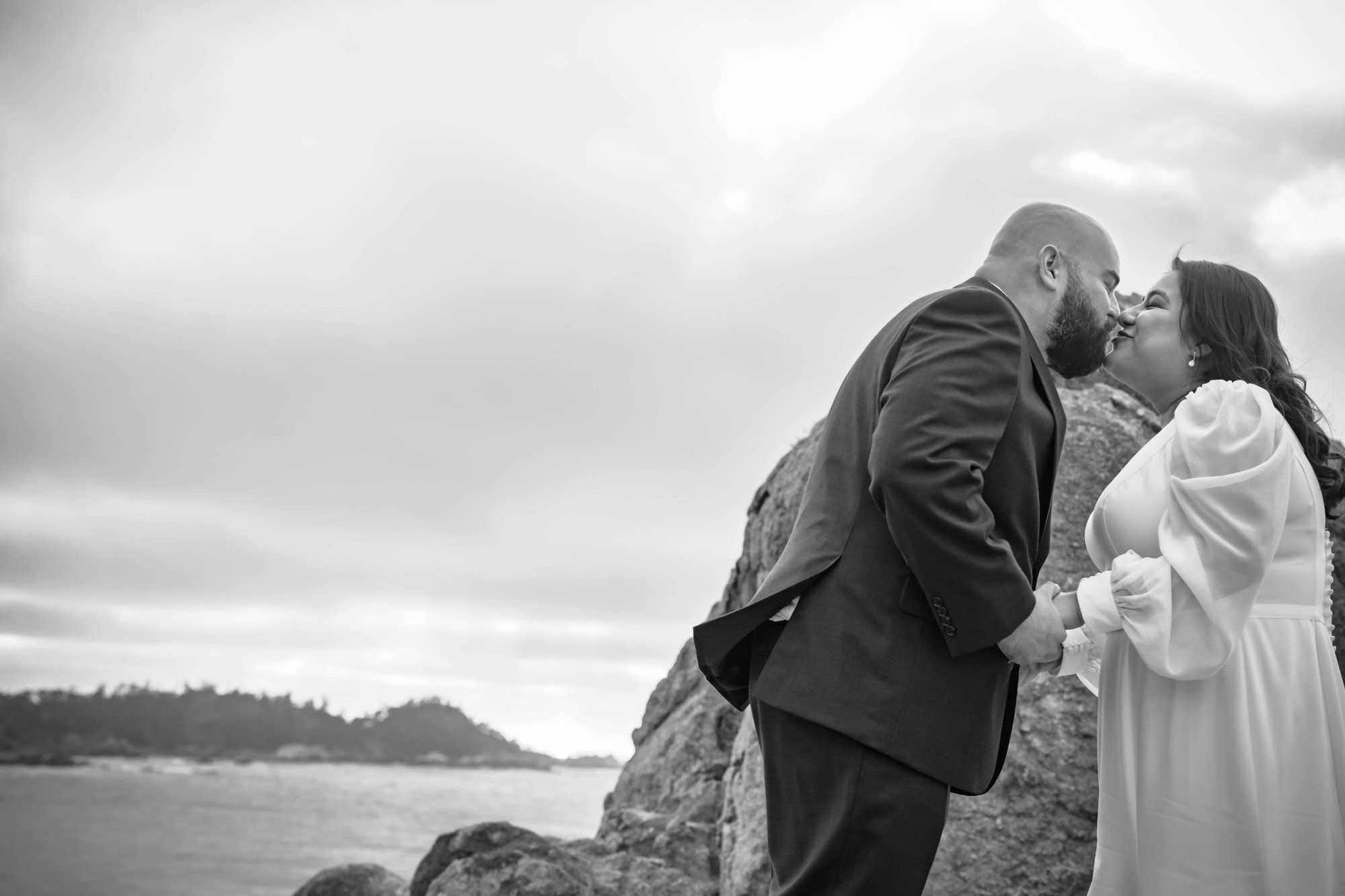 carmel wedding rock cliffside elopement, Portraits on the Carmel Coast Cliffs