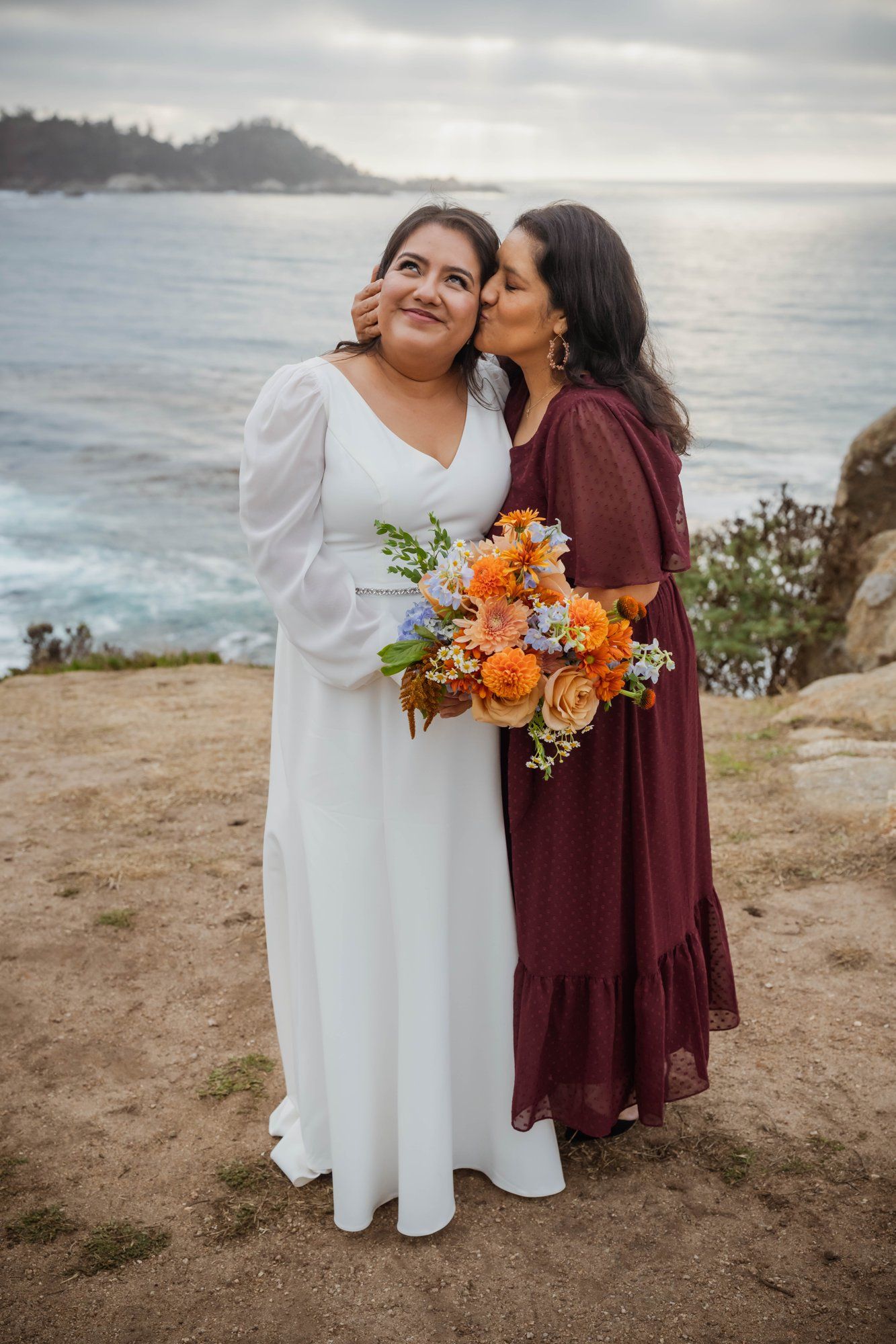 carmel wedding rock cliffside elopement, Portraits on the Carmel Coast Cliffs