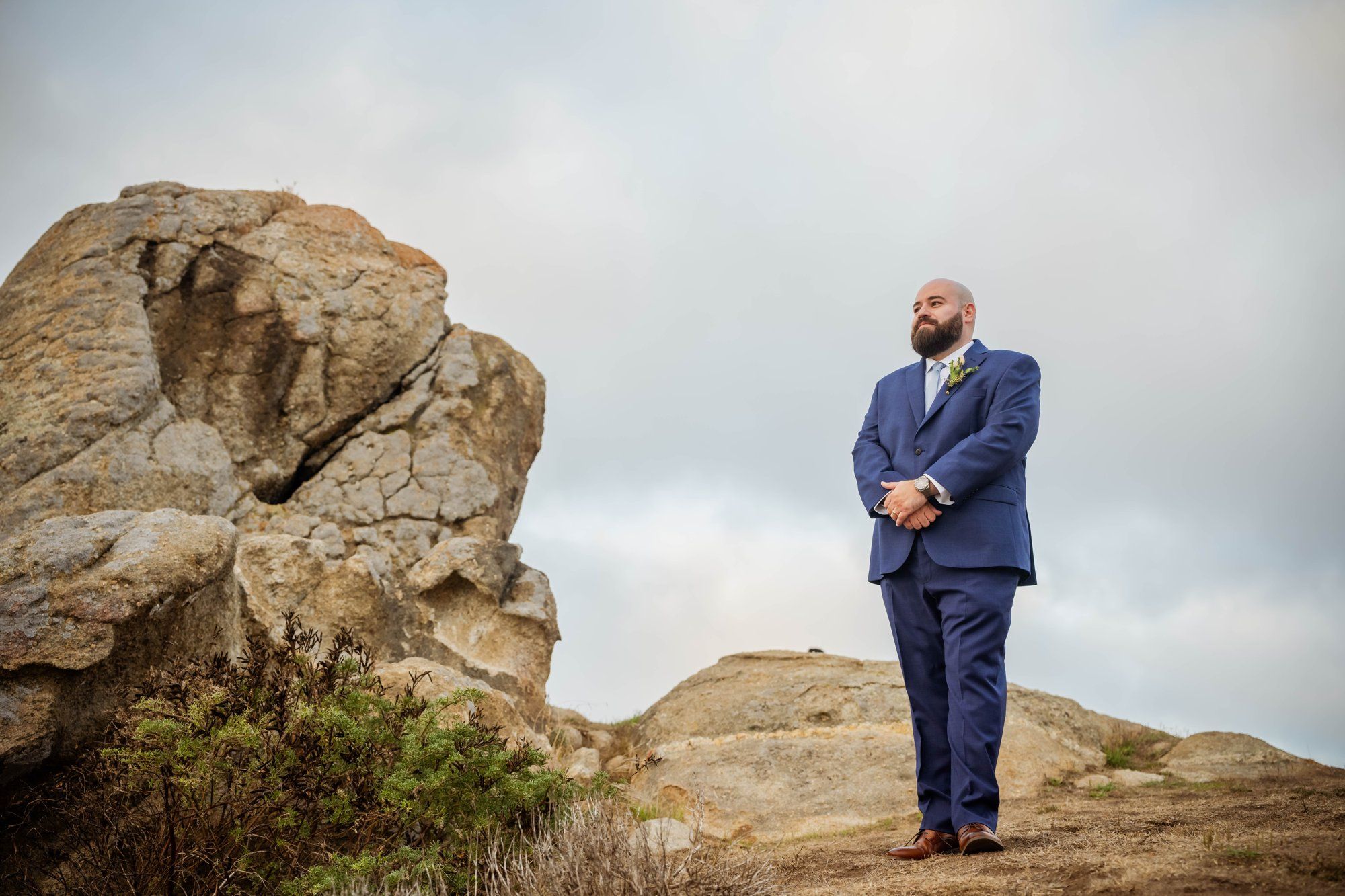 carmel wedding rock cliffside elopement, Portraits on the Carmel Coast Cliffs
