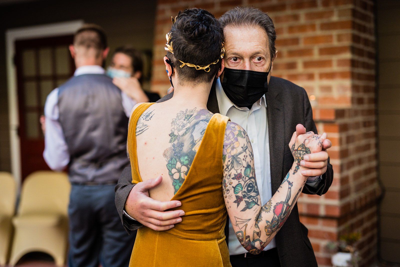 oakland backyard micro wedding, Portraits in the Redwoods