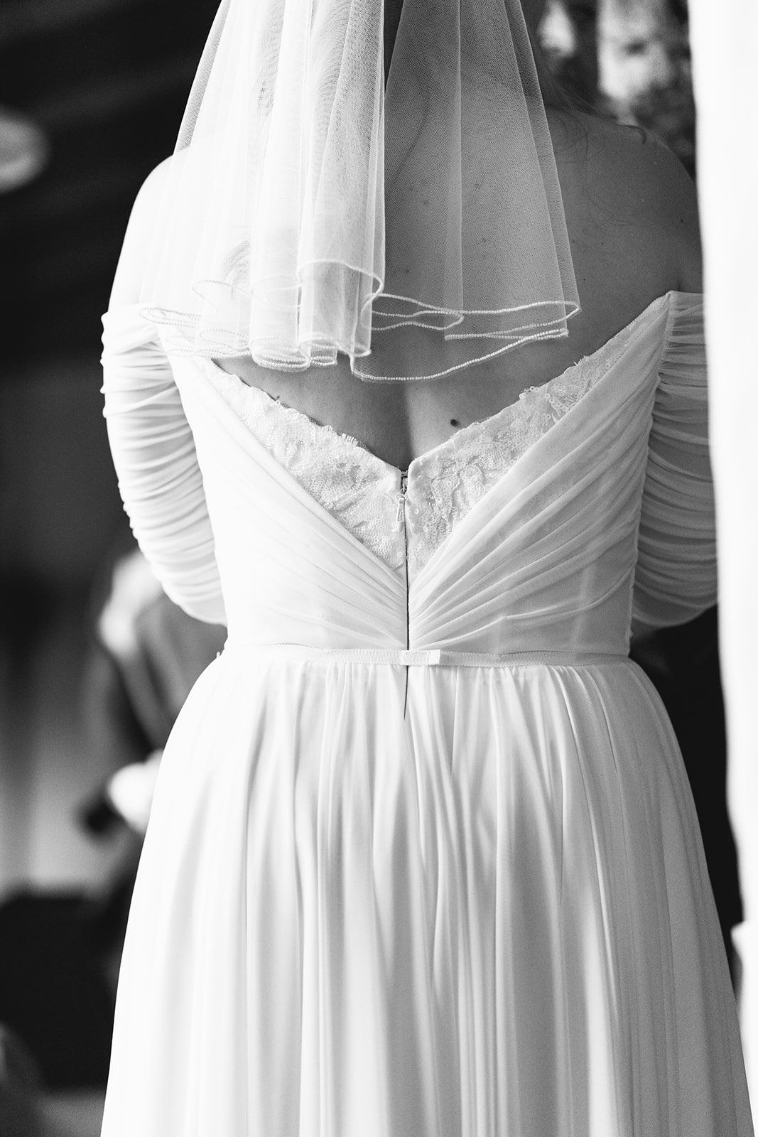 intimate carmel wedding at tehama golf club, Getting Ready for the Carmel Minimony at Tehama