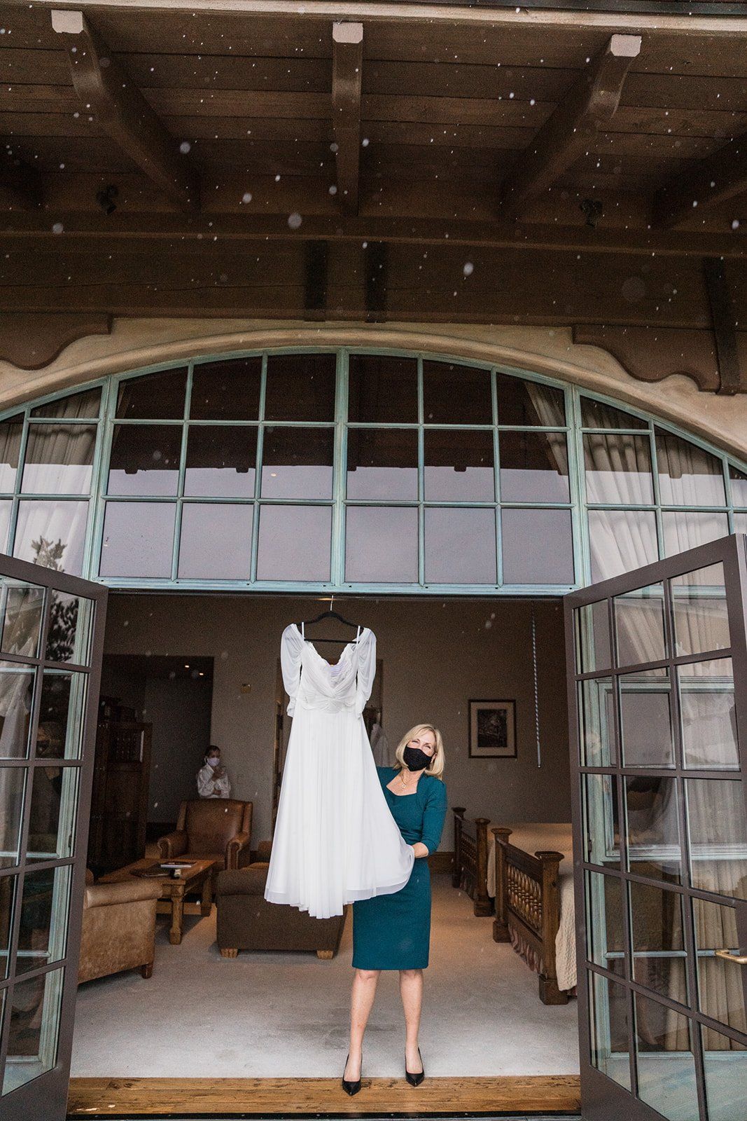 intimate carmel wedding at tehama golf club, Getting Ready for the Carmel Minimony at Tehama