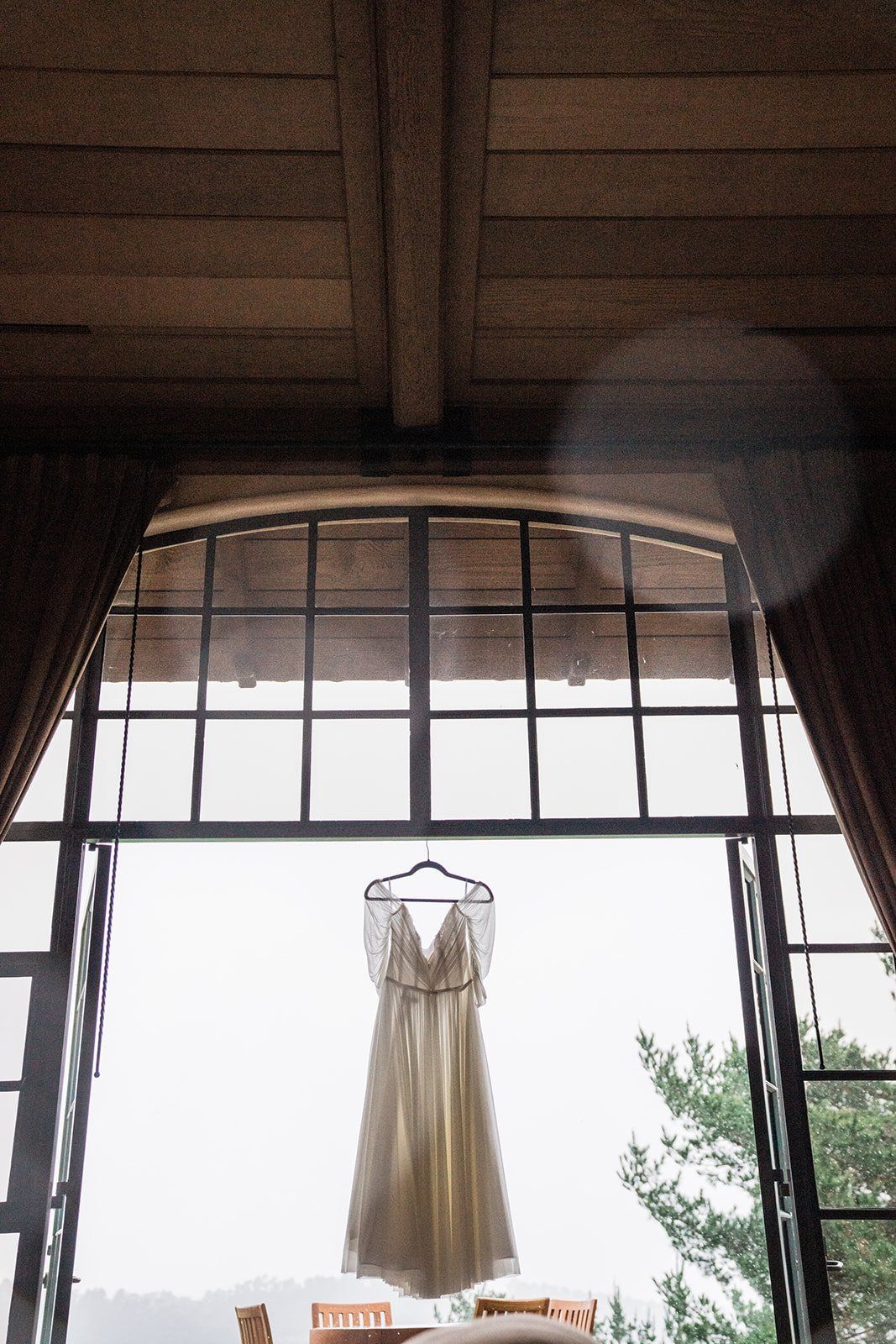 intimate carmel wedding at tehama golf club, Getting Ready for the Carmel Minimony at Tehama