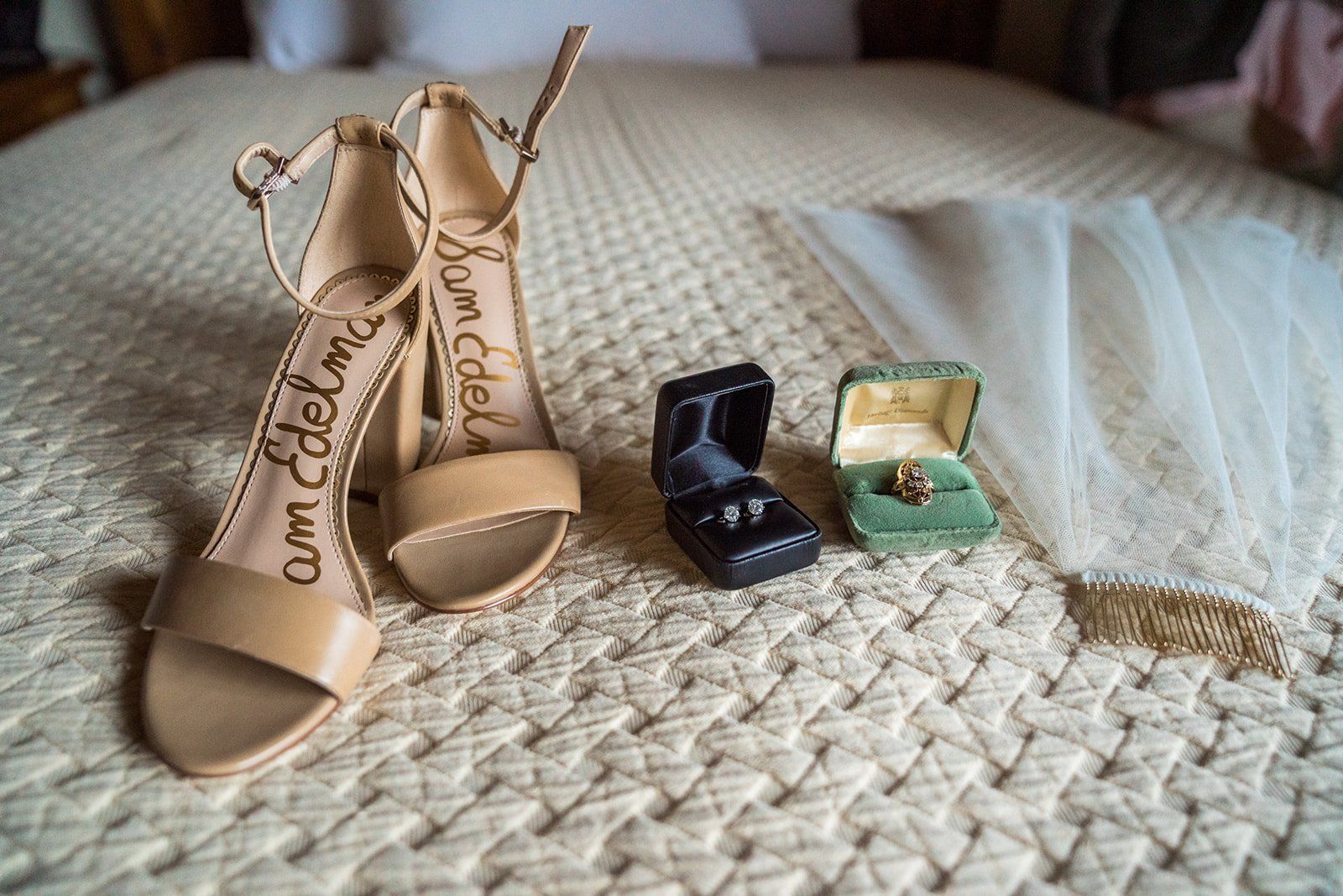 intimate carmel wedding at tehama golf club, Getting Ready for the Carmel Minimony at Tehama