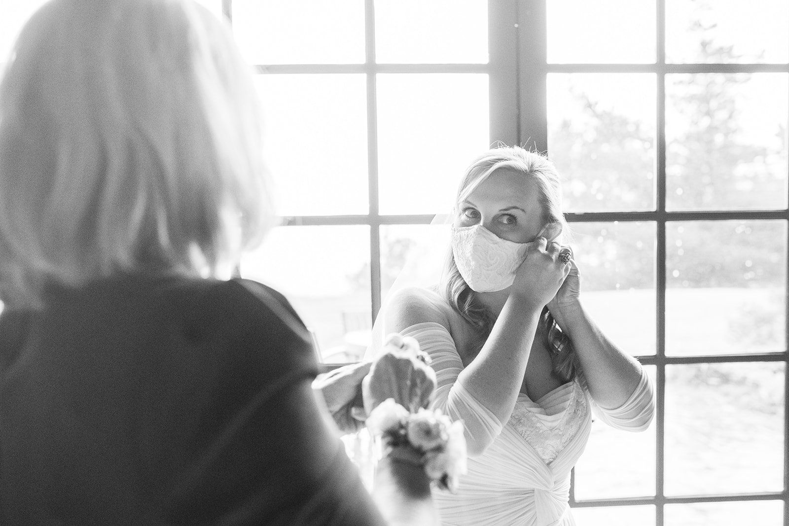 intimate carmel wedding at tehama golf club, Getting Ready for the Carmel Minimony at Tehama