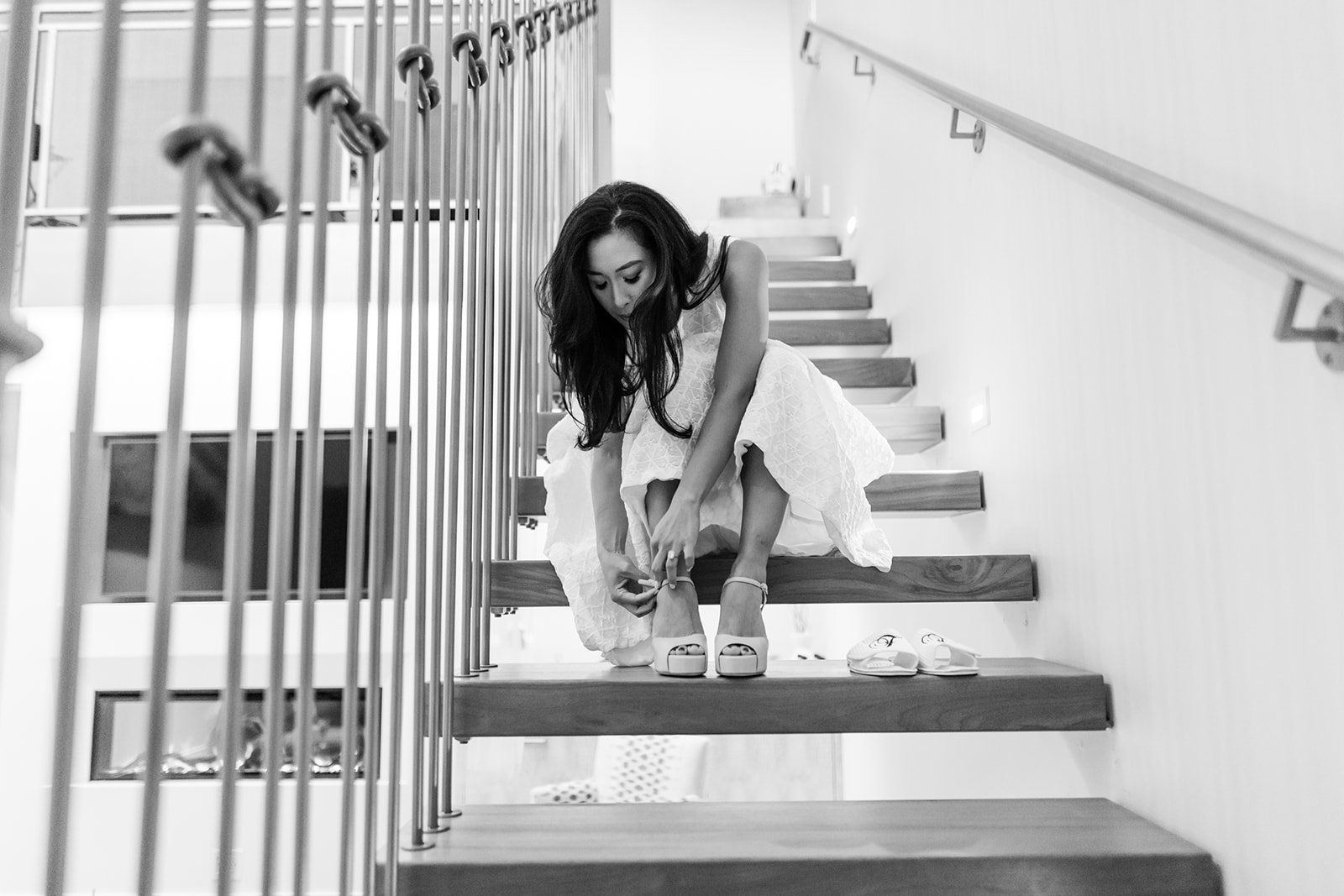 modern boutique-hotel micro wedding at r inn napa, Getting Ready at R Inn Napa