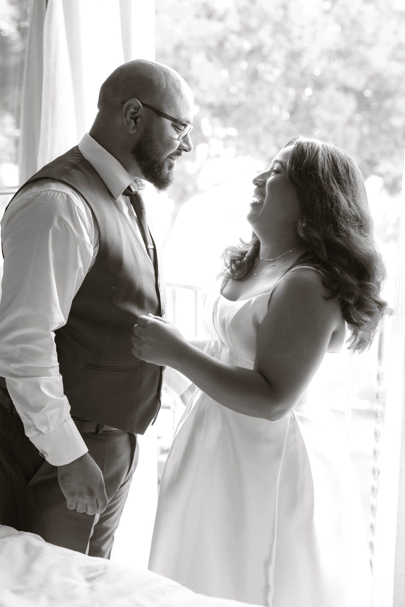 classic santa barbara courthouse micro wedding, Family Photos Under the Classic Santa Barbara Courthouse Arches