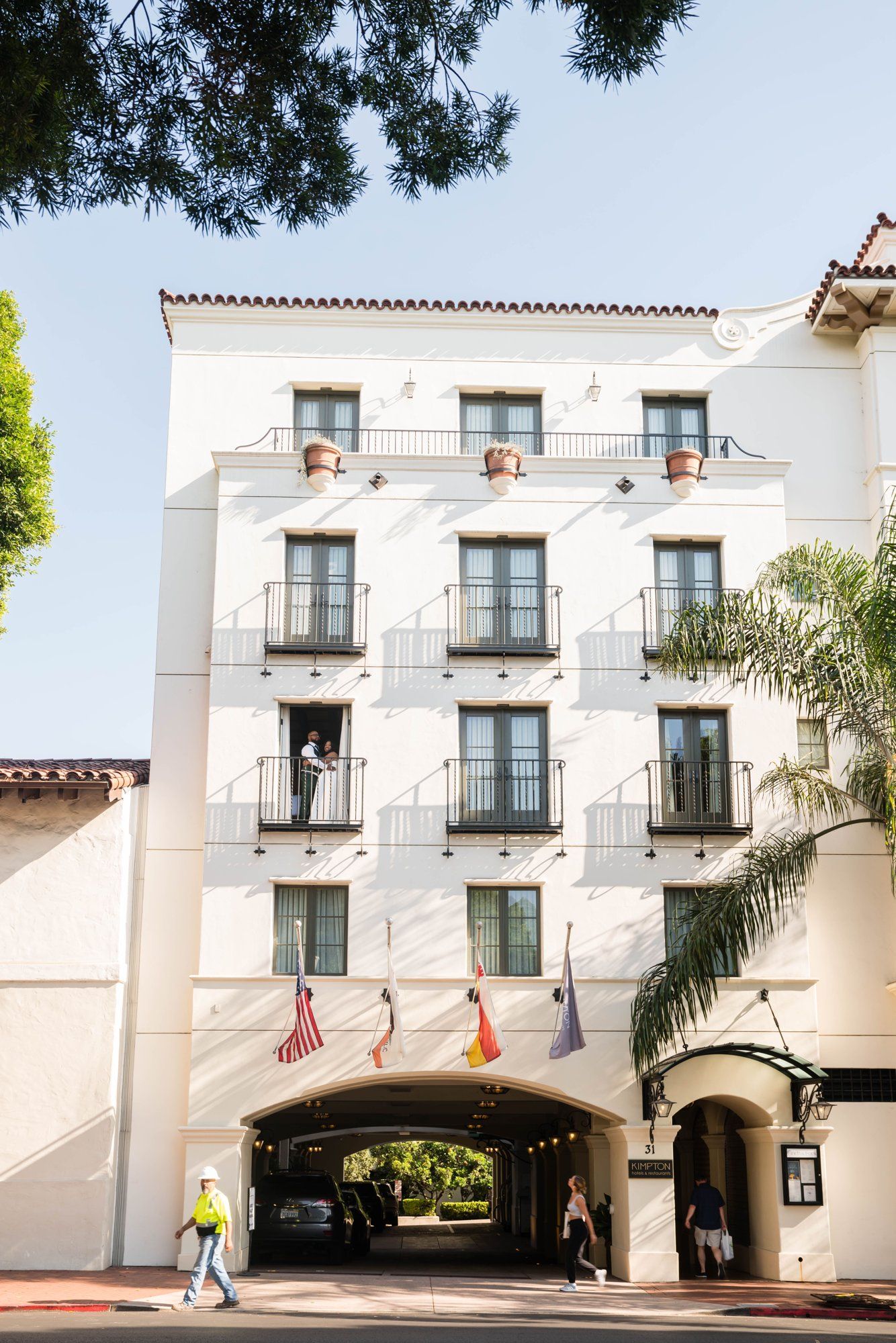 classic santa barbara courthouse micro wedding, A Spanish-Courthouse Ceremony in the Sunken Gardens