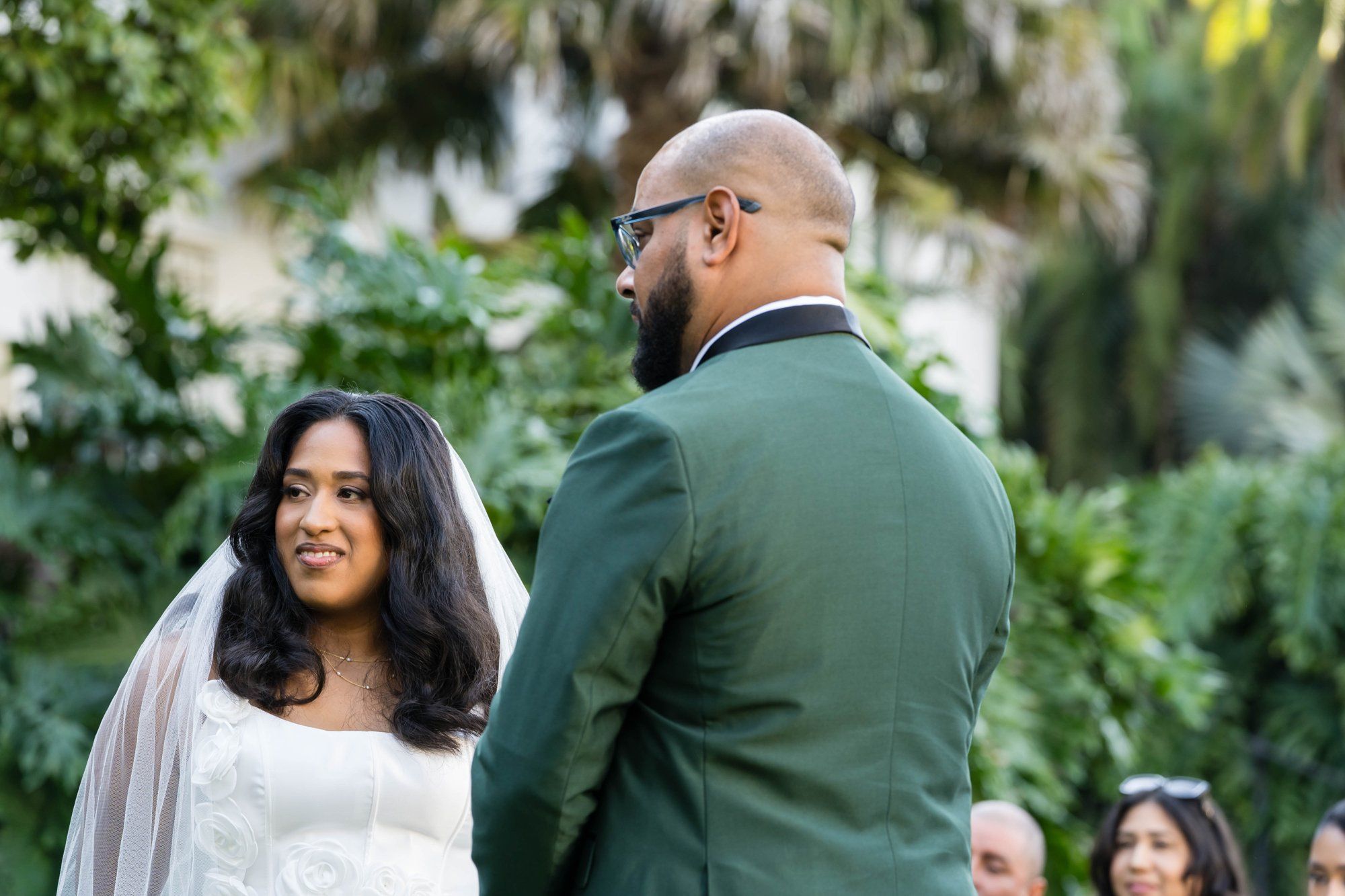 classic santa barbara courthouse micro wedding, A Spanish-Courthouse Elopement in the Sunken Gardens