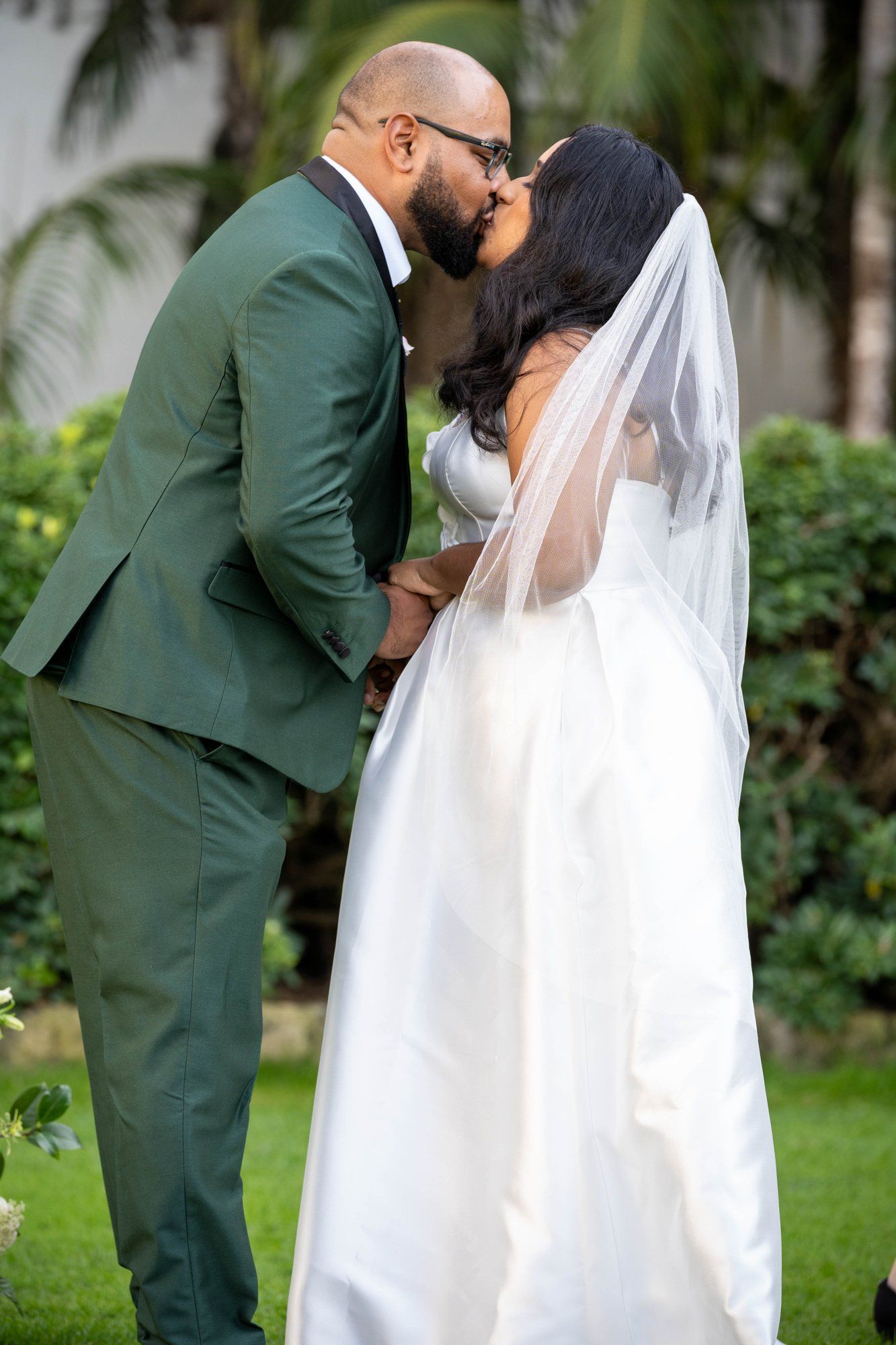 classic santa barbara courthouse micro wedding, Family Photos Under the Classic Santa Barbara Courthouse Arches