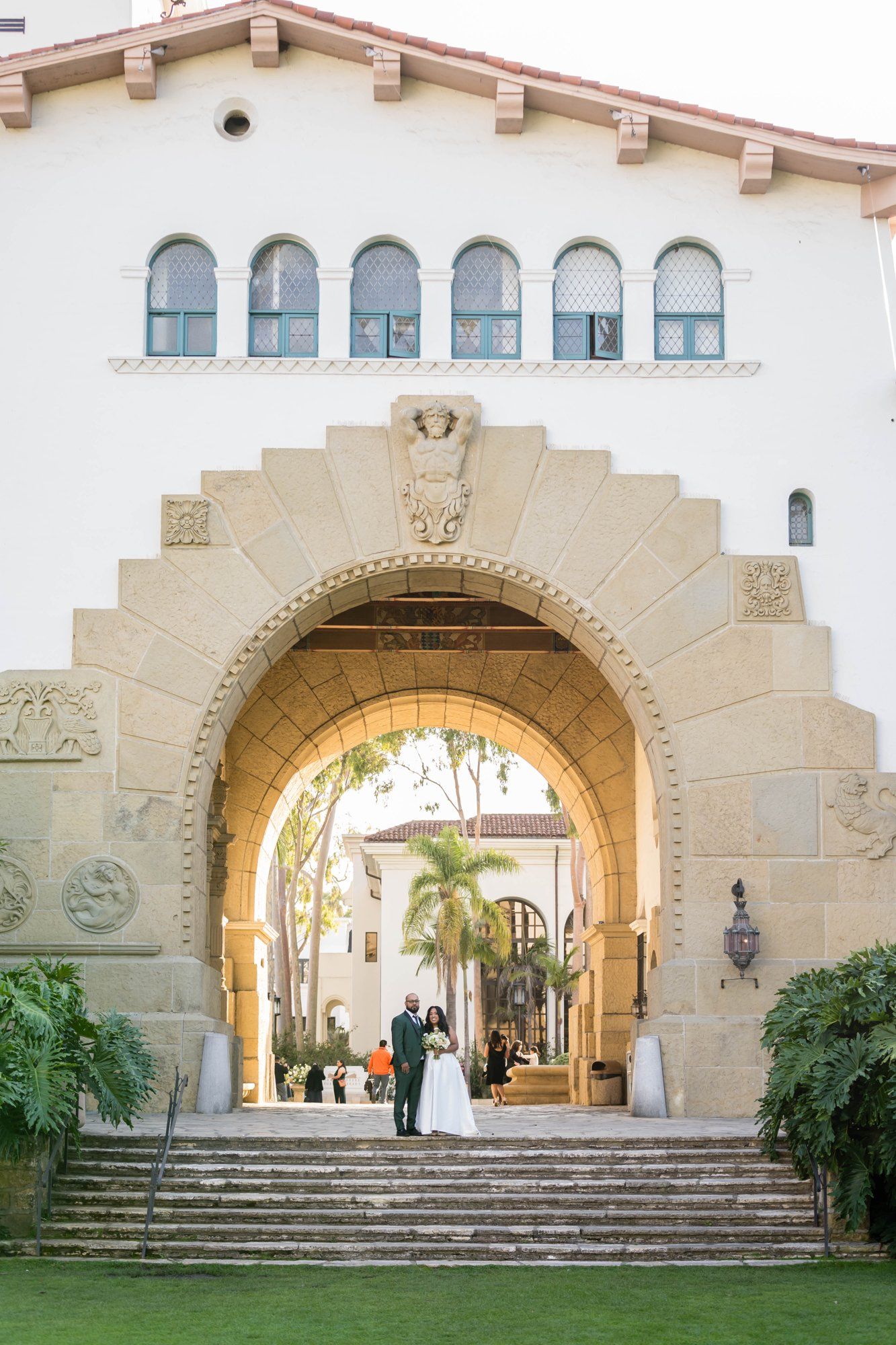 classic santa barbara courthouse micro wedding, Family Photos Under the Classic Santa Barbara Courthouse Arches