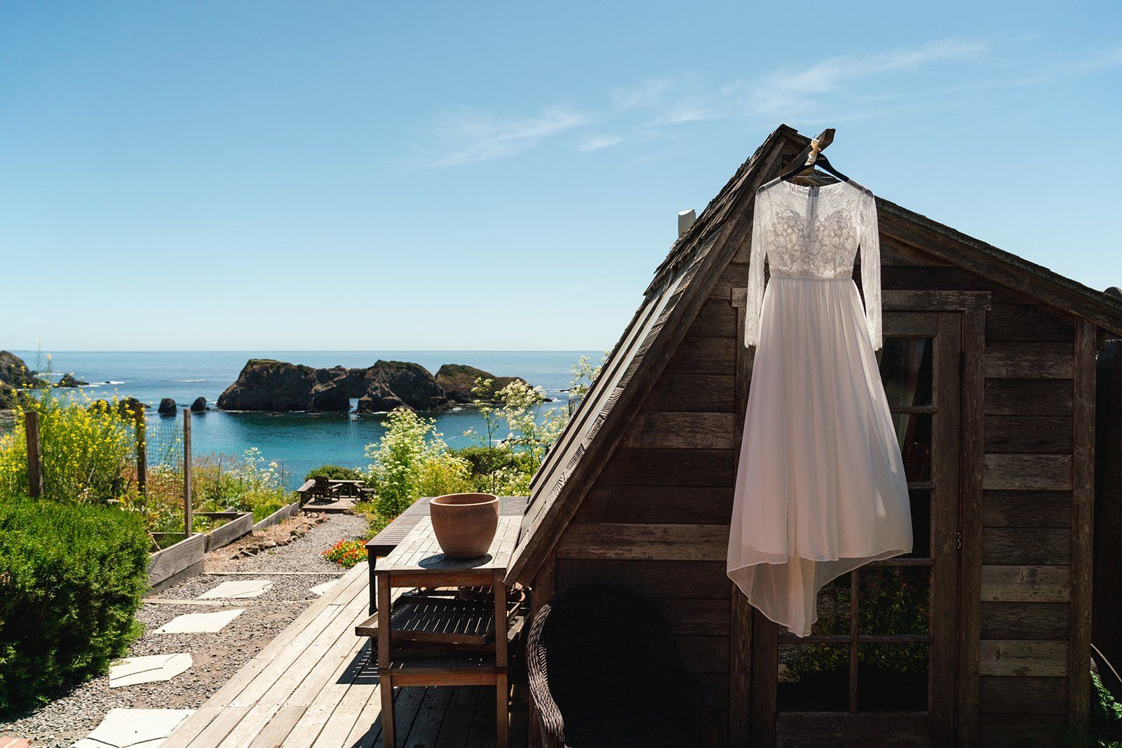 two-grooms oceanfront inn minimony at harbor house mendocino, Getting Ready at Harbor House Inn