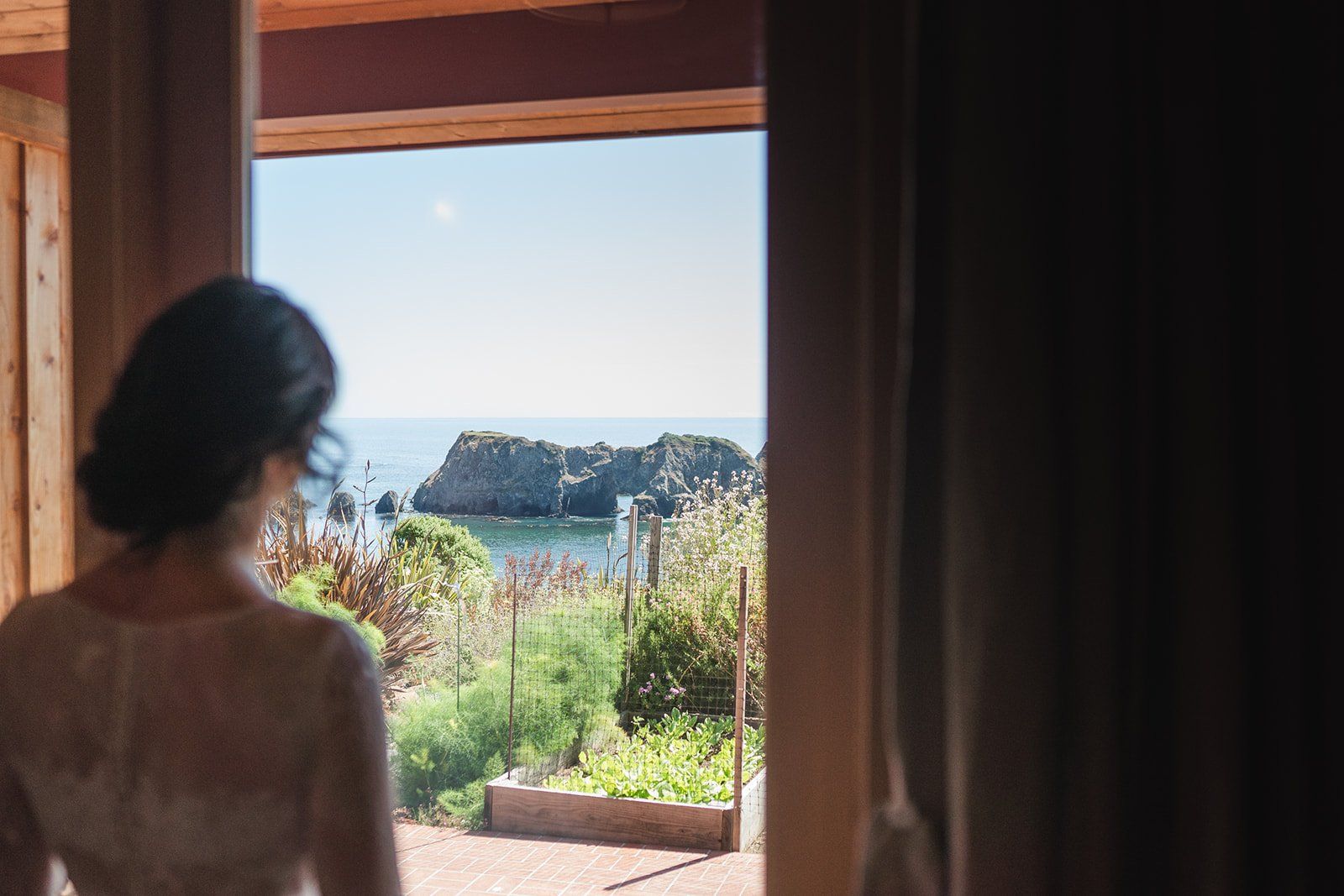 two-grooms oceanfront inn minimony at harbor house mendocino, Getting Ready at Harbor House Inn