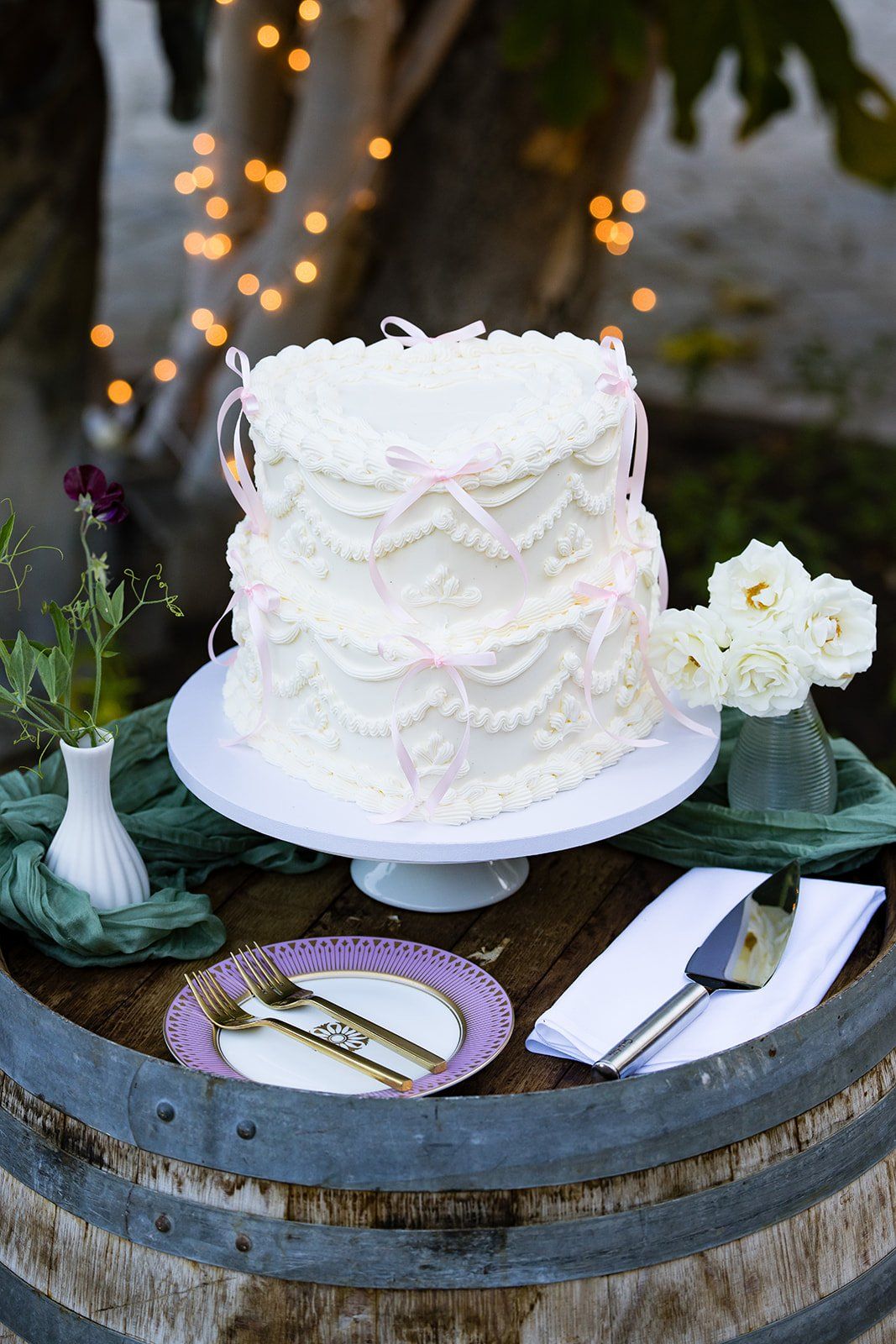 summer vineyard wedding at jacuzzi family vineyards, sonoma, Dinner in the Courtyard