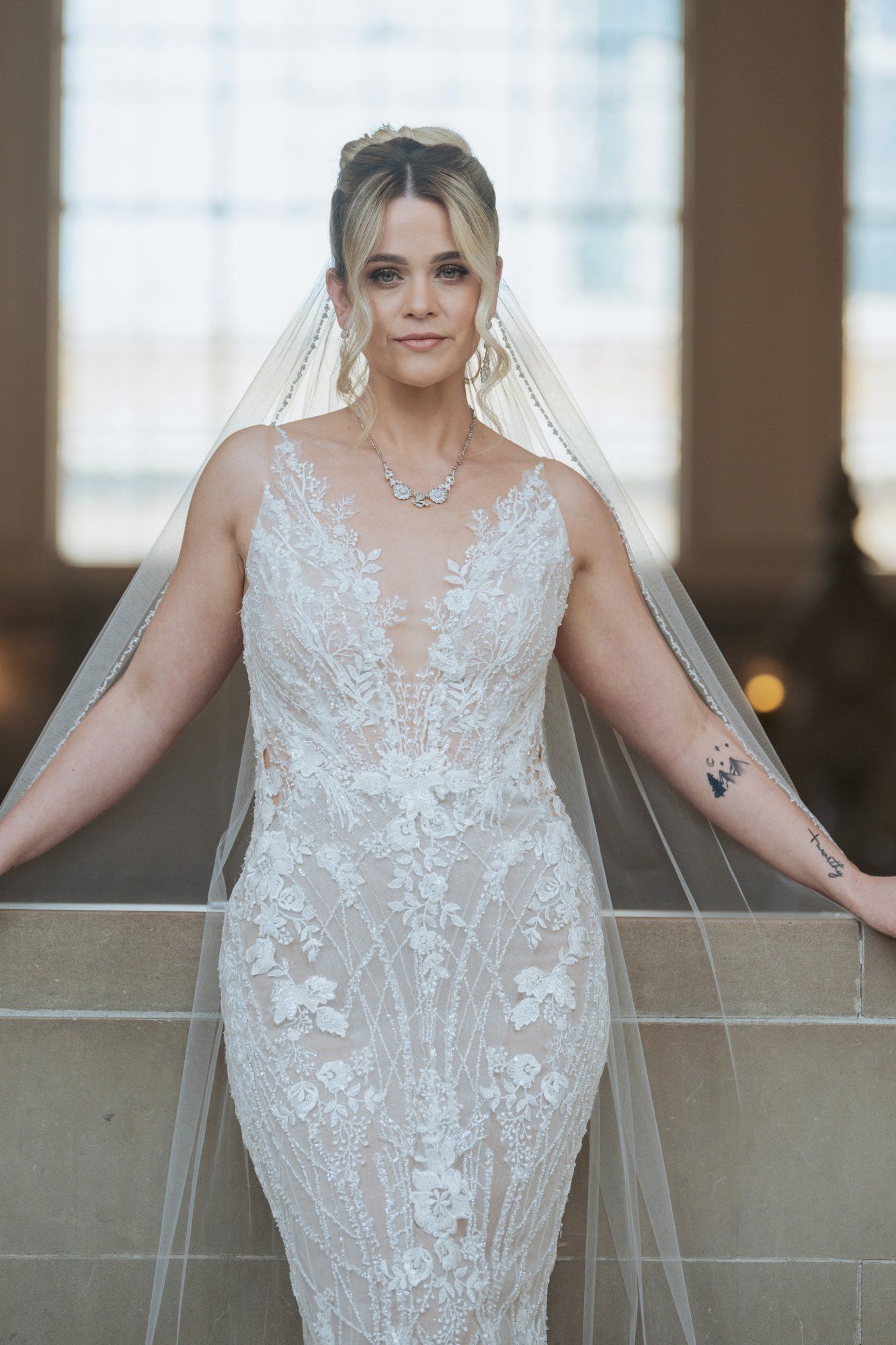 spring city hall micro wedding, Portraits on the Grand Staircase of San Francisco City Hall