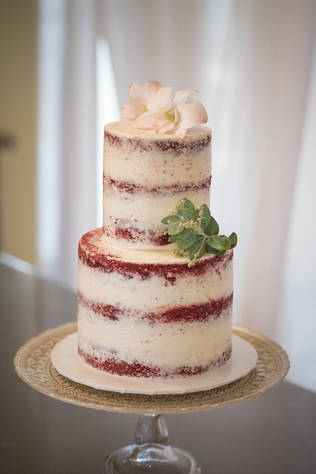 livestreamed joshua tree minimony, Sunset, First Dance, and a Red Velvet Cake