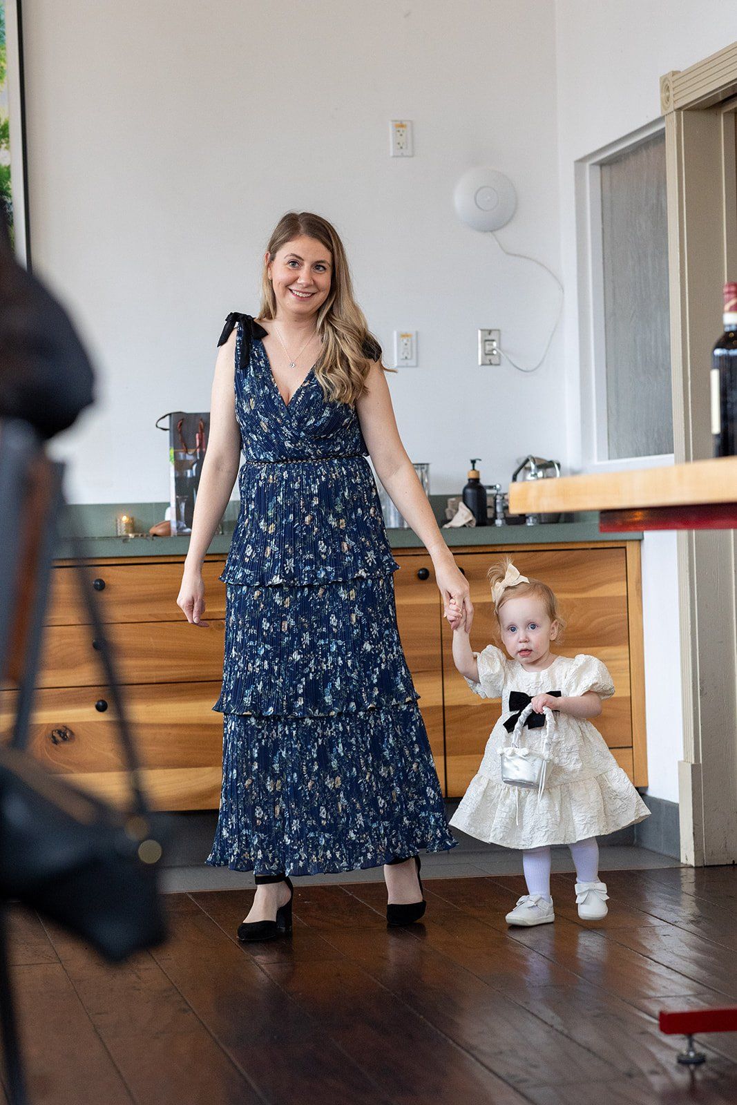 december city hall micro wedding, Portraits on the Grand Staircase