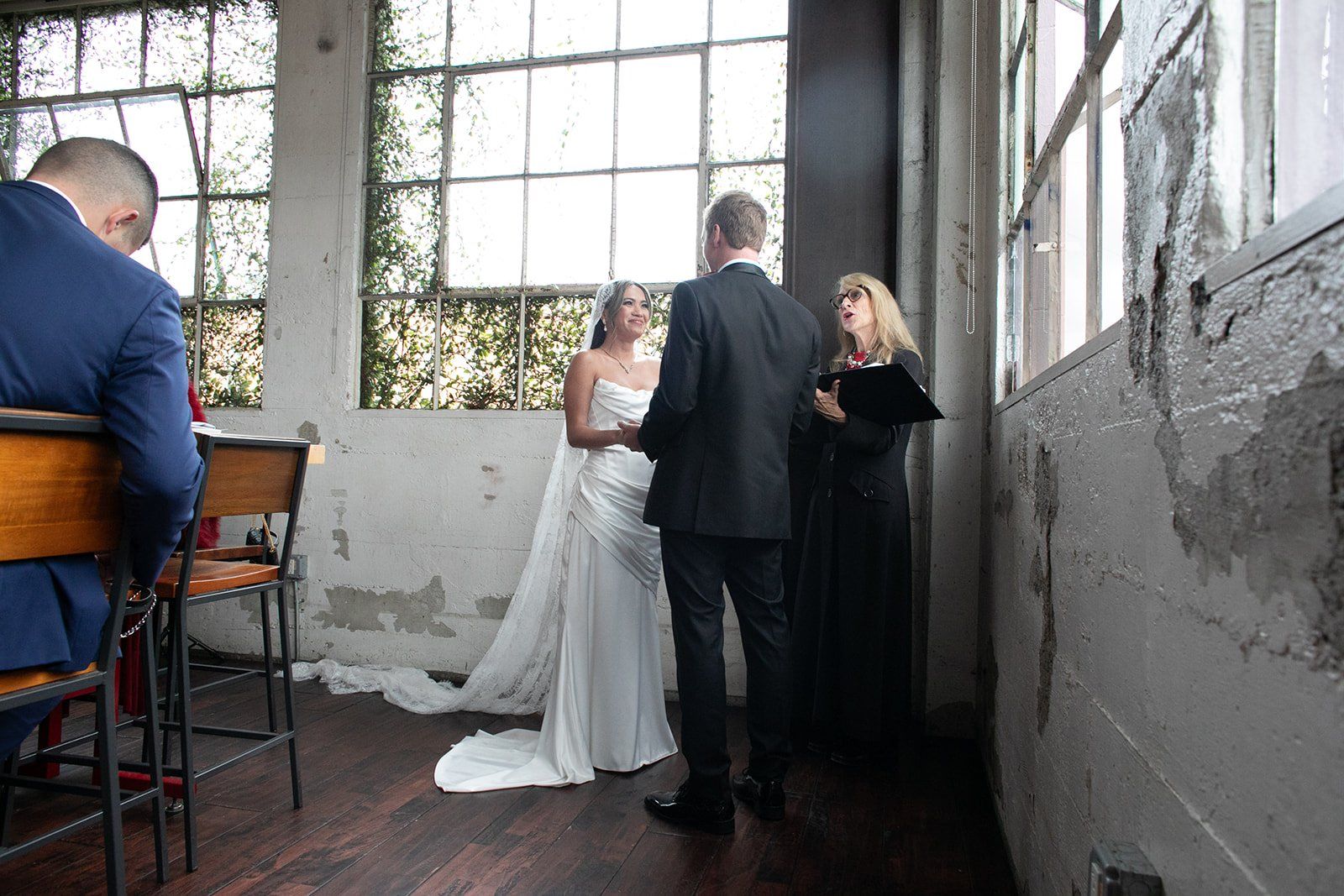 december city hall micro wedding, A Holiday-Season City Hall Ceremony Under the Dome