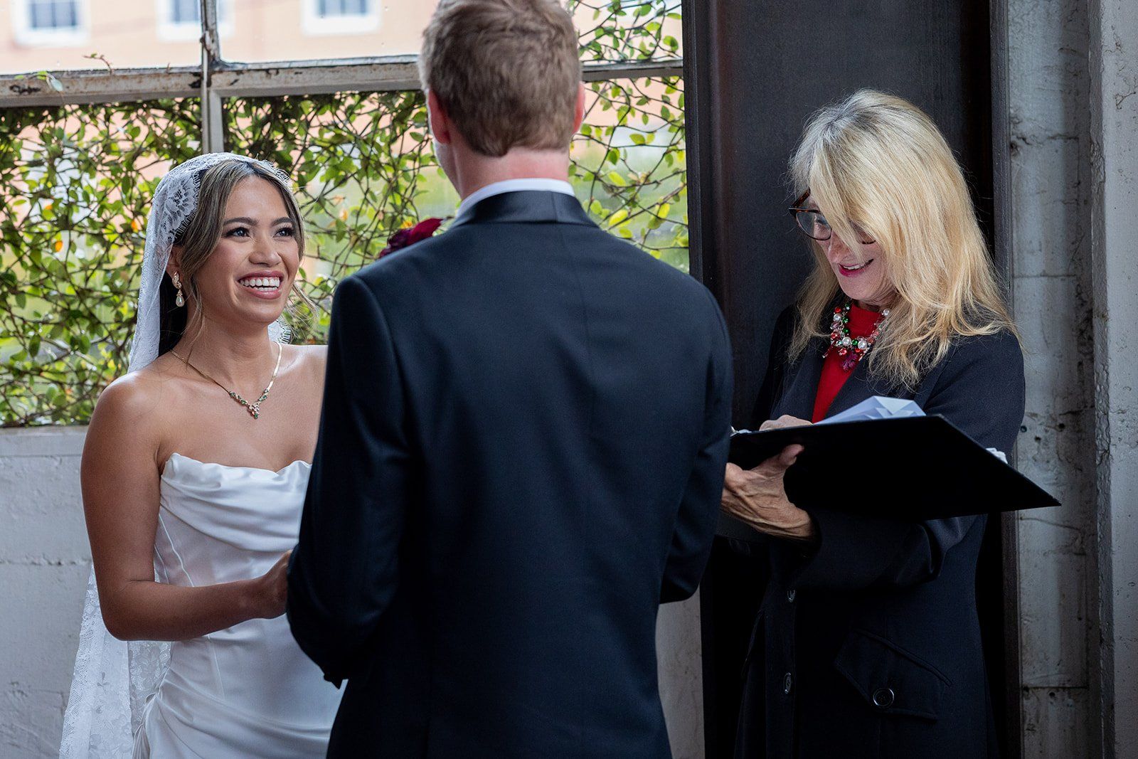 december city hall micro wedding, A Holiday-Season City Hall Ceremony Under the Dome