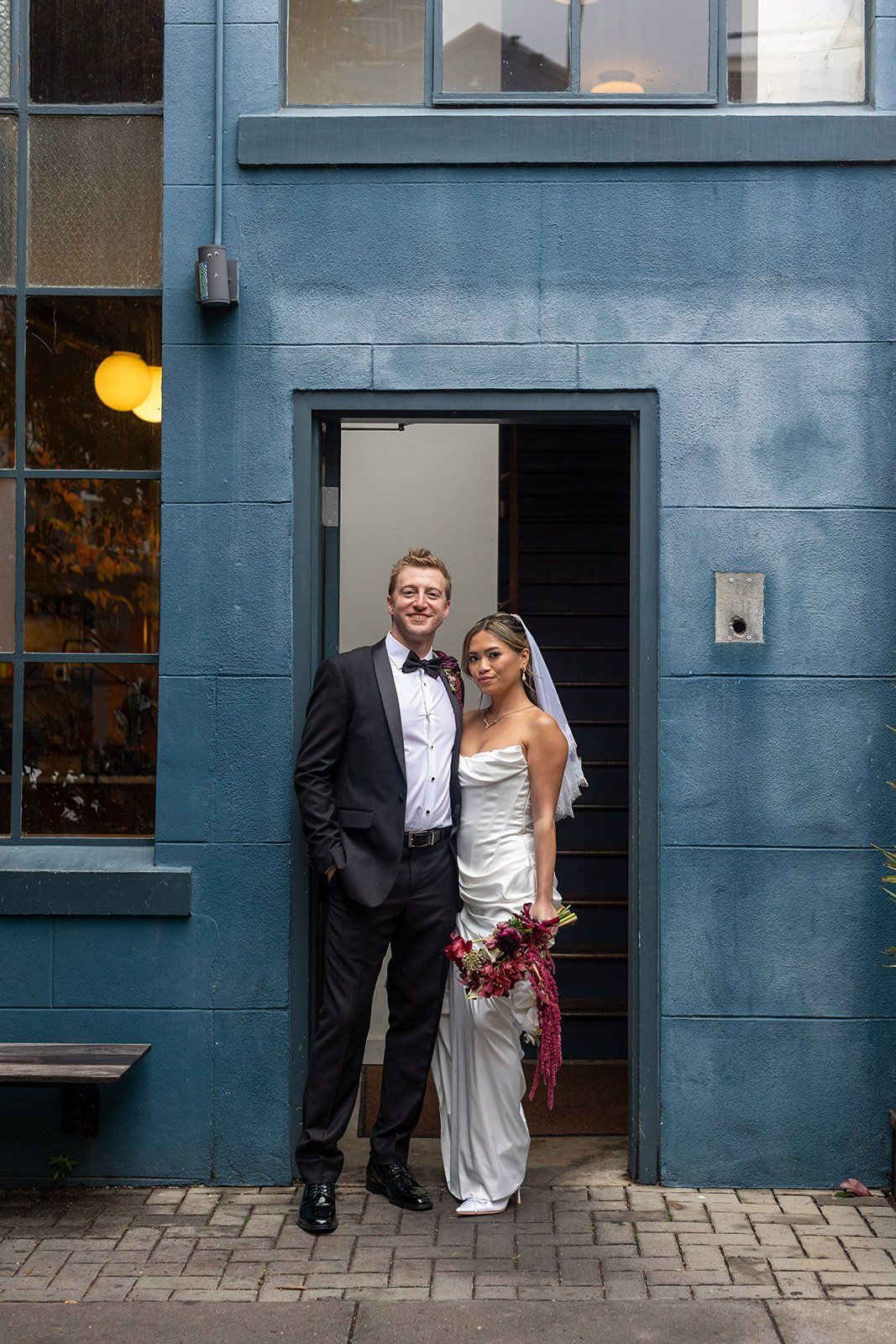 december city hall micro wedding, Portraits on the Grand Staircase