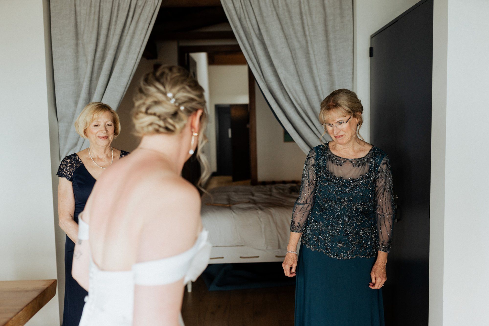 micro wedding on the Timber Cove bluff, Getting Ready at Timber Cove Resort