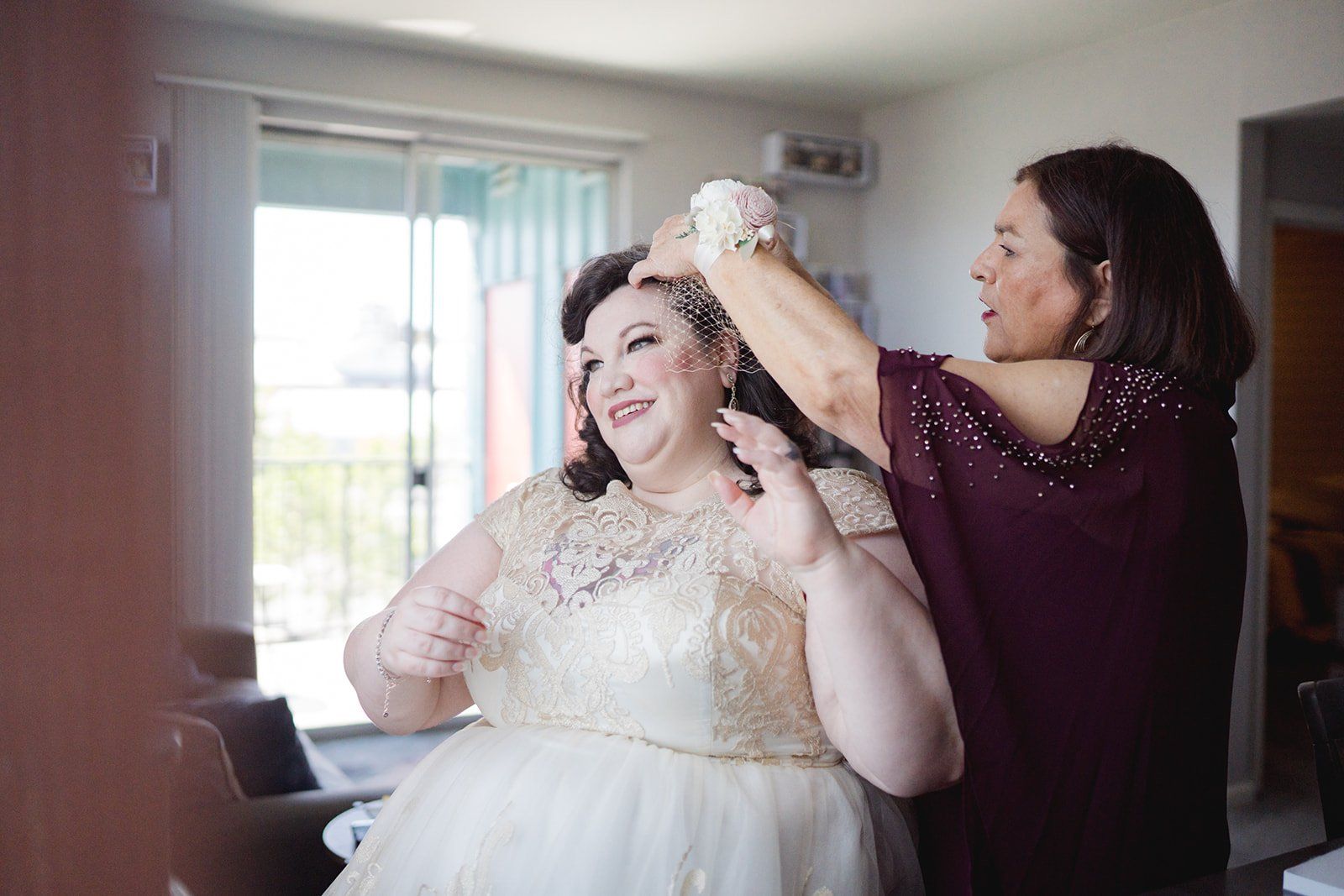livestreamed vineyard wedding at gloria ferrer sonoma, Getting Ready at the Sonoma Vineyard