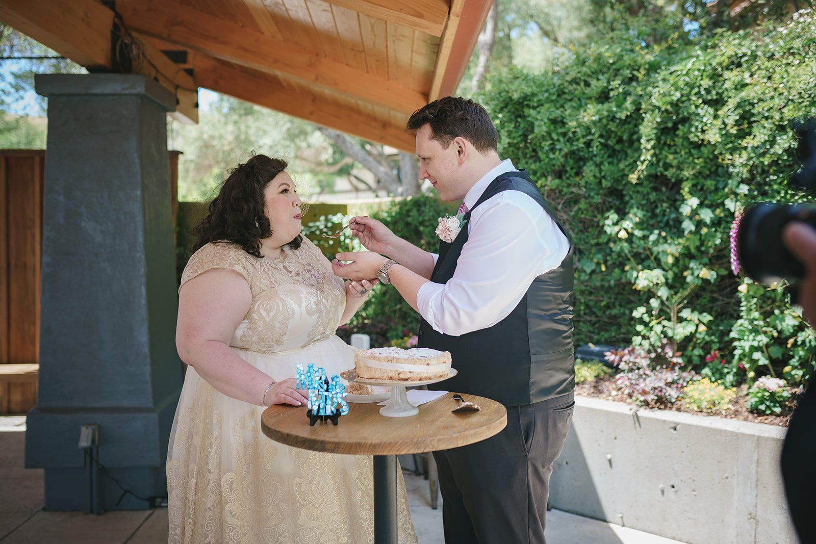 livestreamed vineyard wedding at gloria ferrer, Dinner at the Sonoma Winery