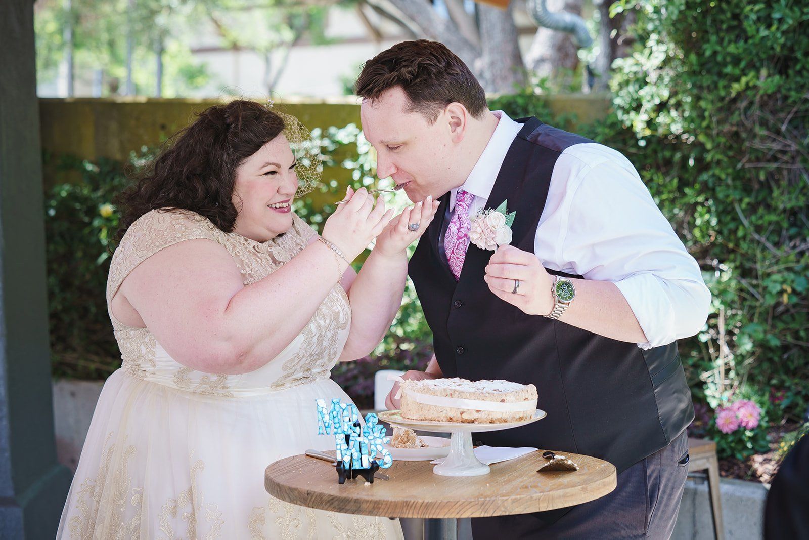 livestreamed vineyard wedding at gloria ferrer sonoma, Dinner at the Sonoma Winery