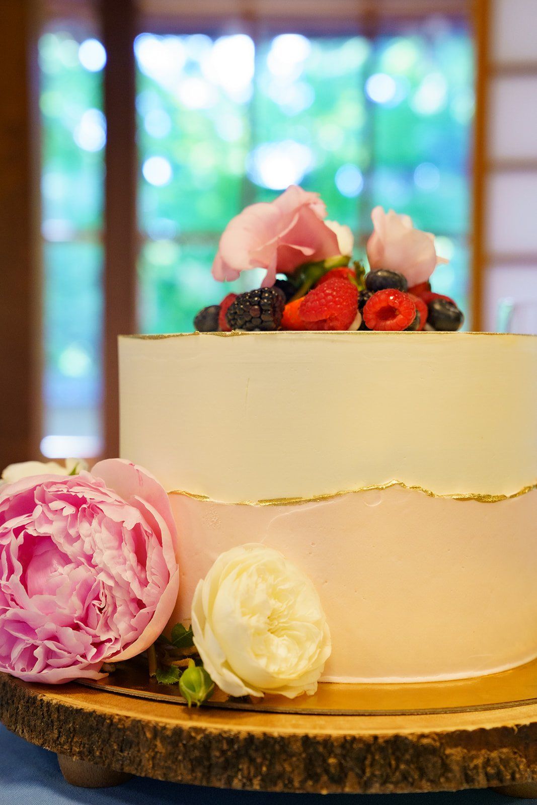 intimate morning ceremony at hakone japanese garden (10 guests), Cake and Toasts at a Japanese Garden Minimony