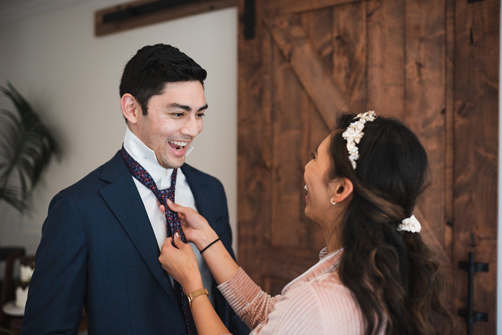 harbor house inn elopement on the mendocino coast, Getting Ready at the Coastal Lodge