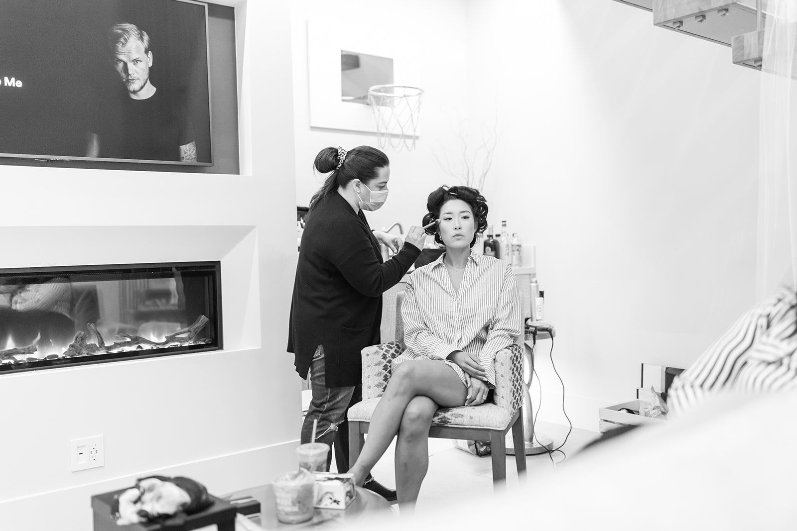 modern boutique-hotel micro wedding at r inn napa, Getting Ready at R Inn Napa